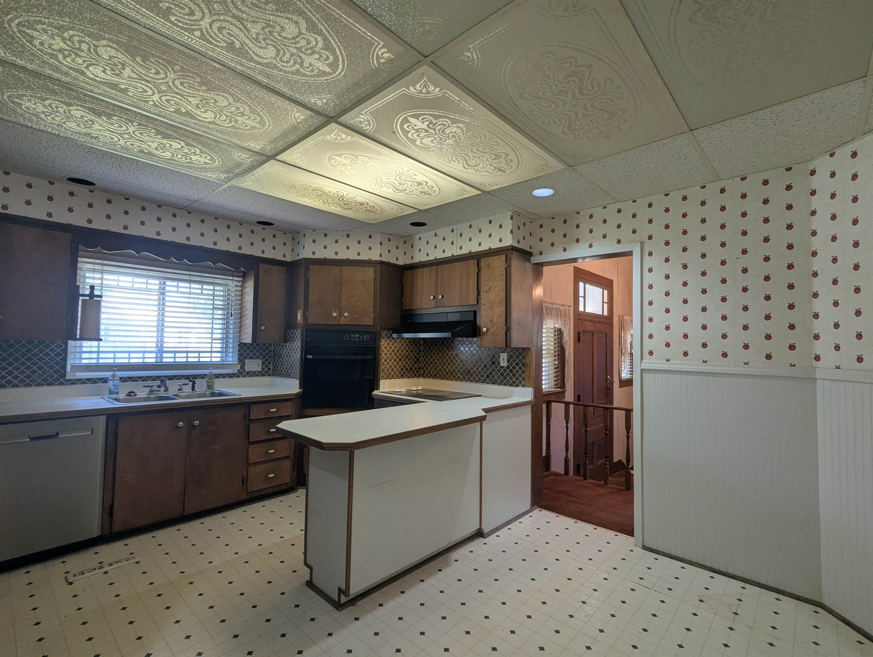1011 W Pine Ave Property Photo 10