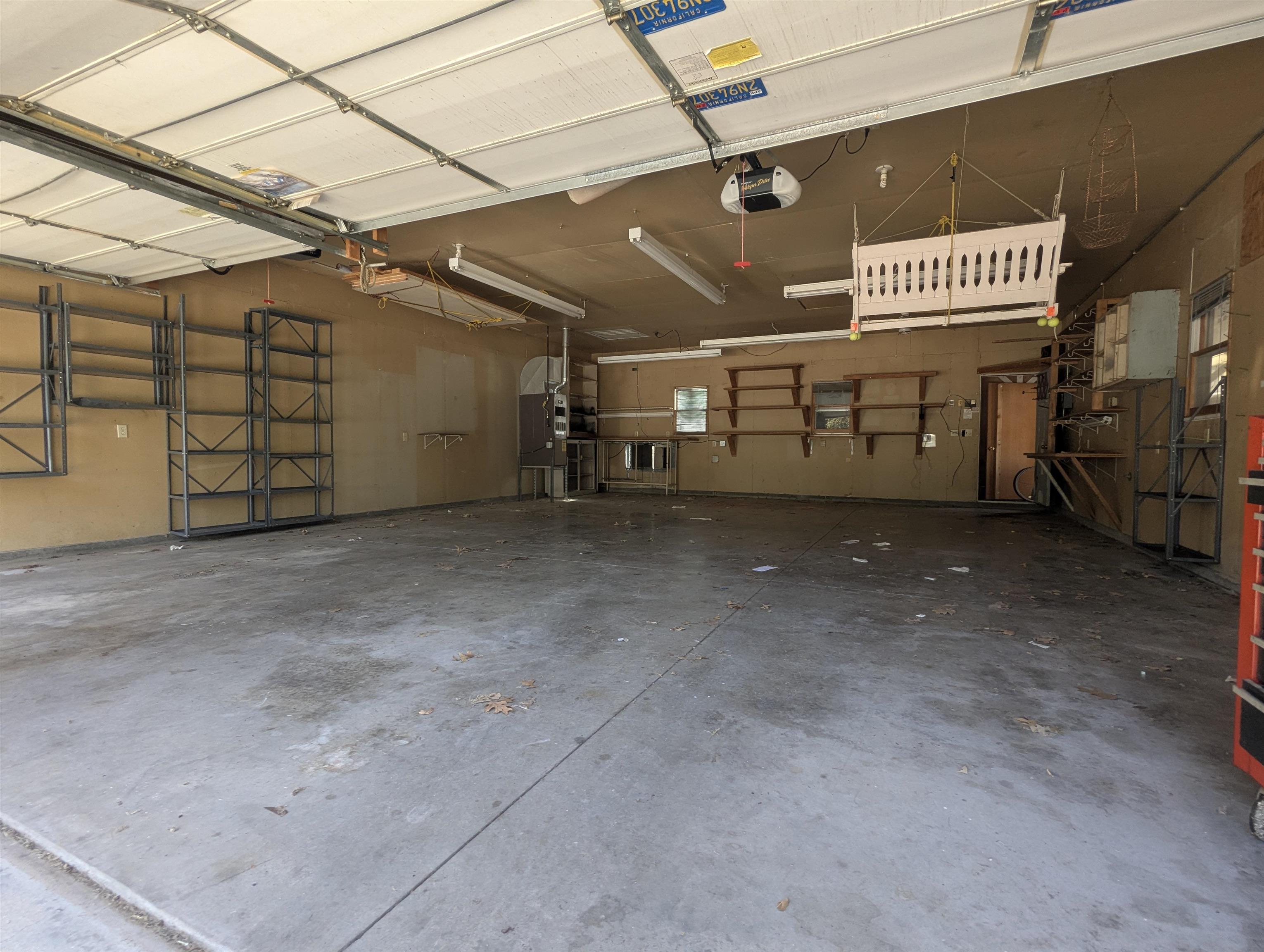 1011 W Pine Ave Property Photo 17