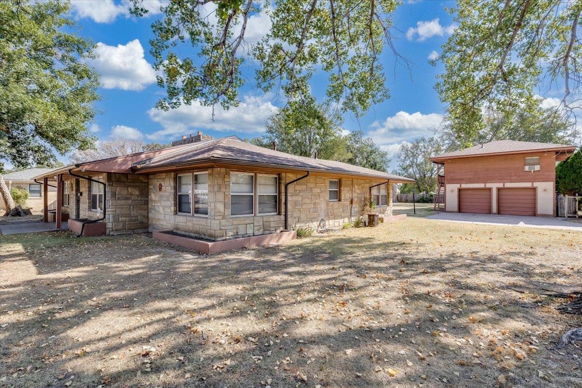1418 N Pleasant View Property Photo 2