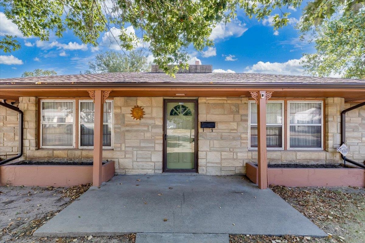 1418 N Pleasant View Property Photo 3