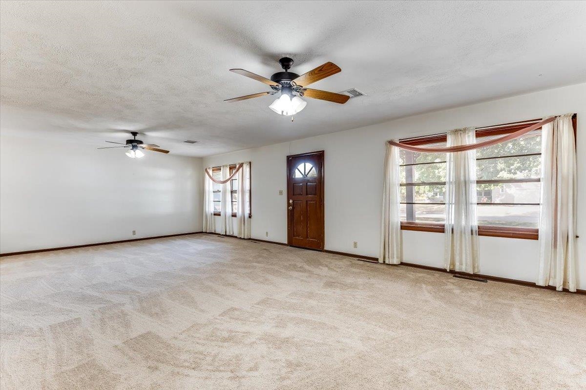1418 N Pleasant View Property Photo 4