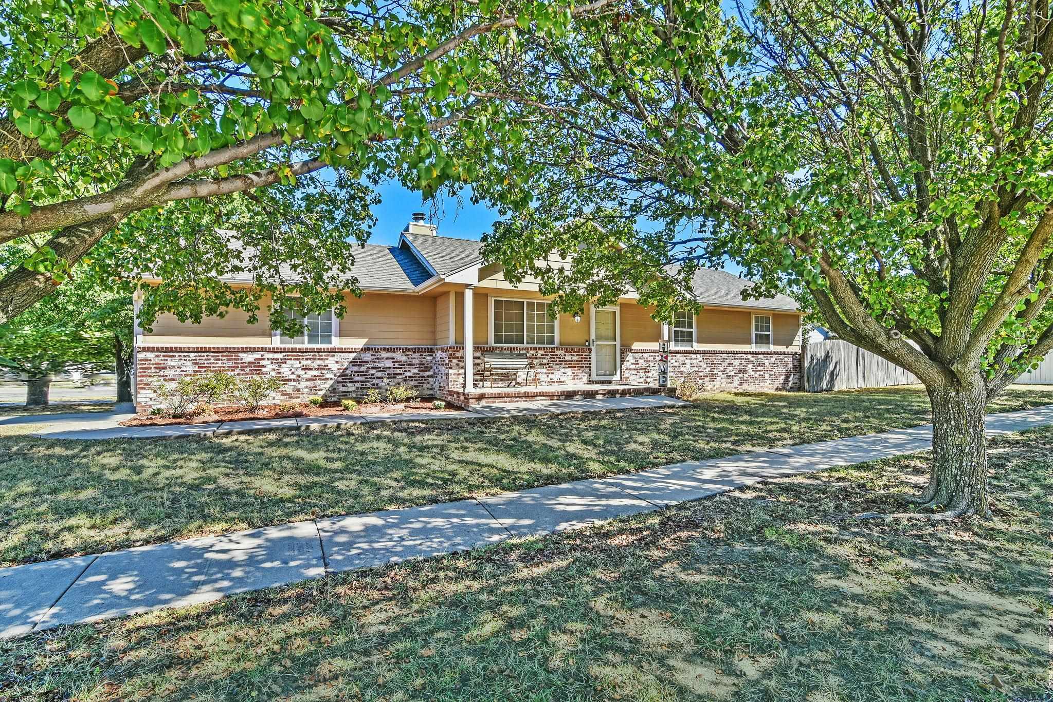 3502 N Governeour St Property Photo 1