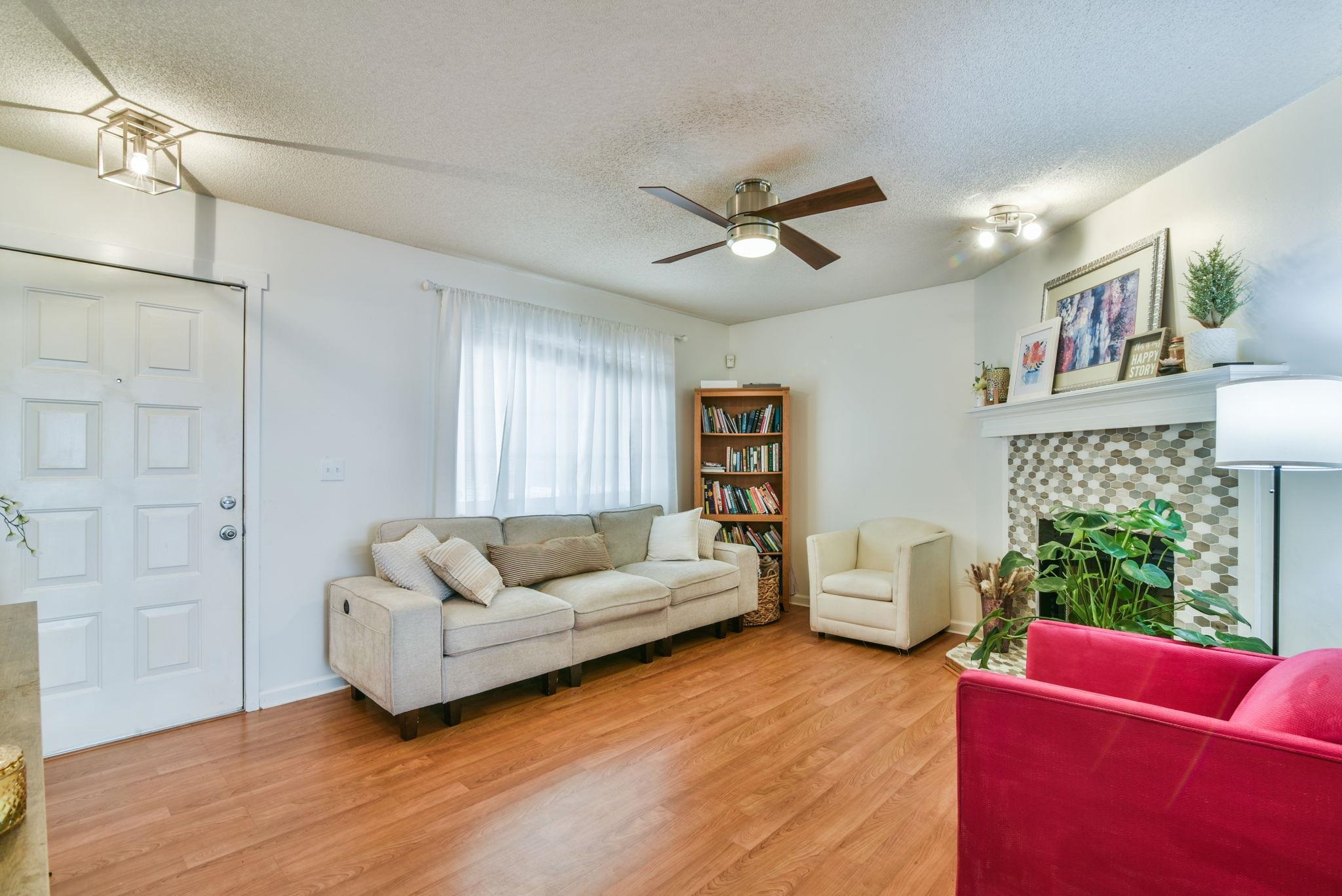 3502 N Governeour St Property Photo 5