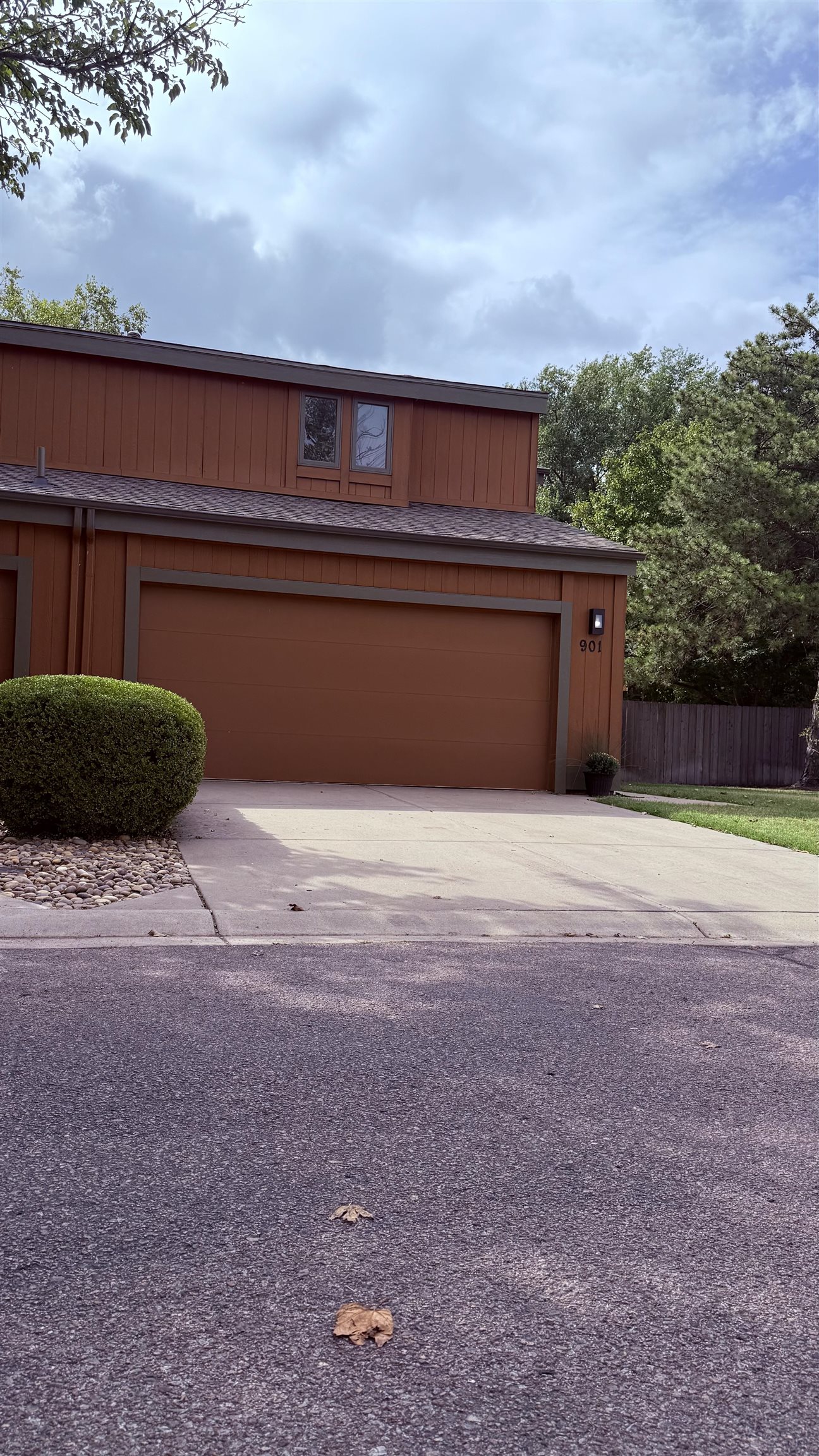 1441 N Rock Rd Property Photo 2