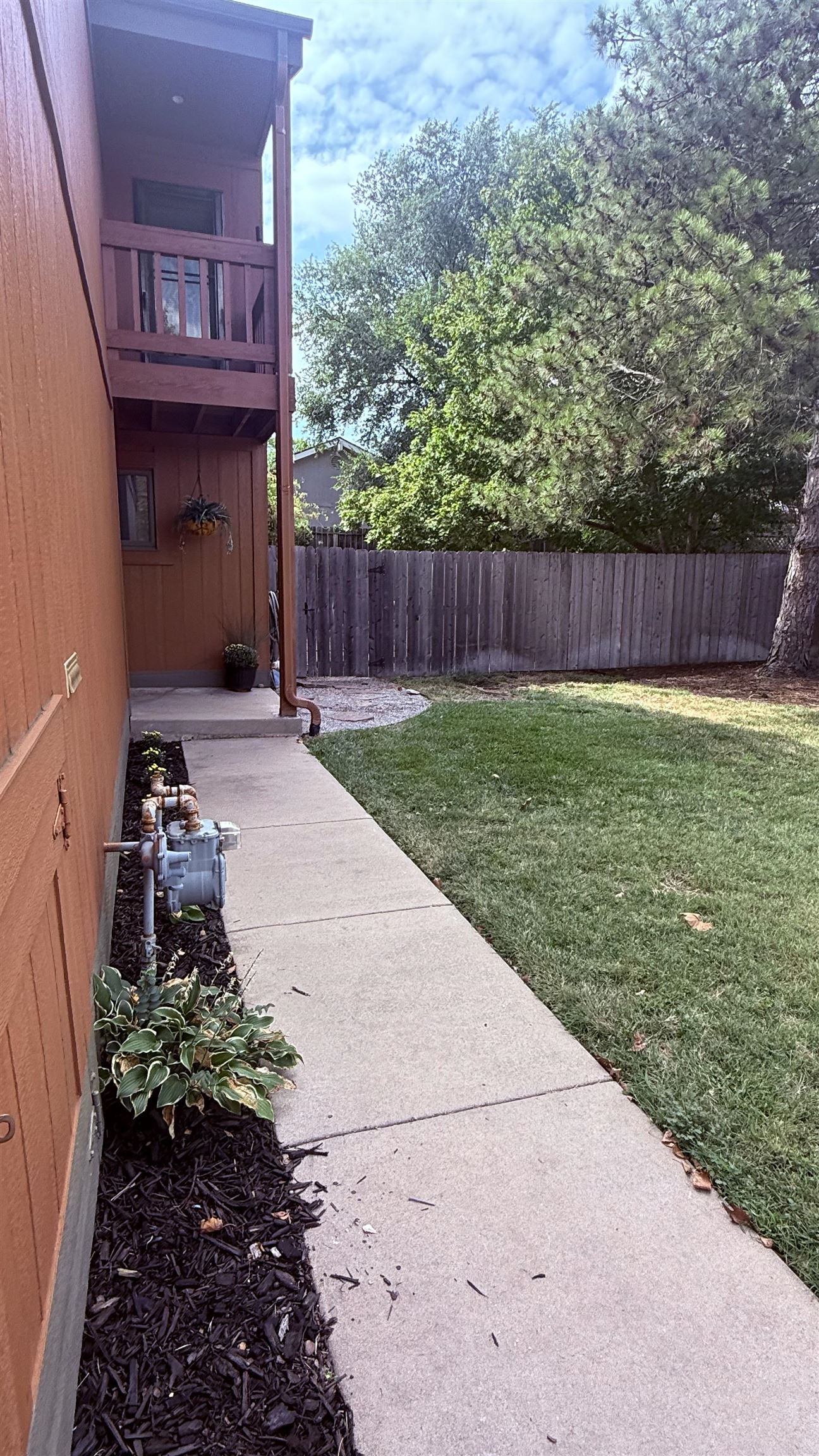 1441 N Rock Rd Property Photo 3