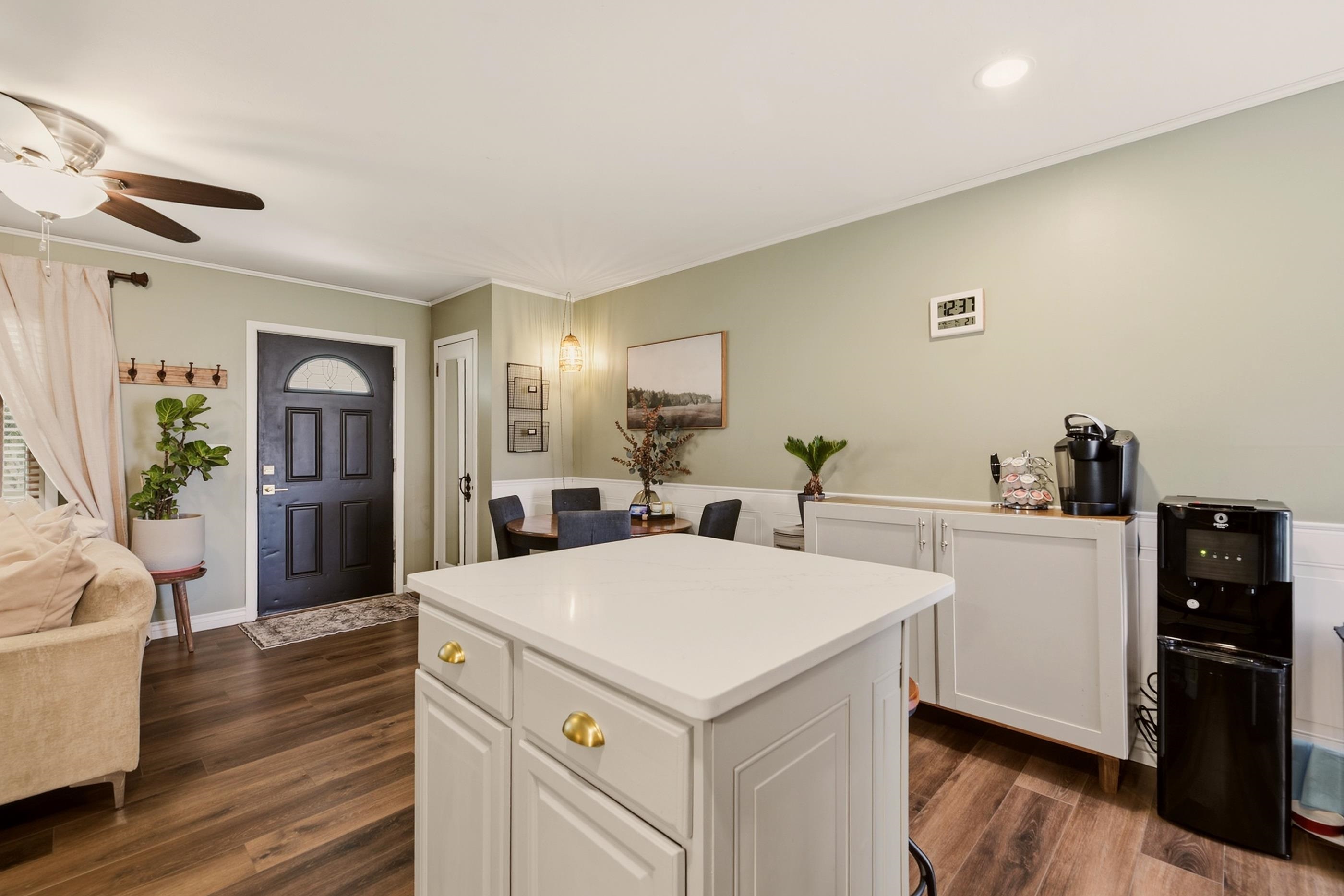 1306 N Scouller Property Photo 11