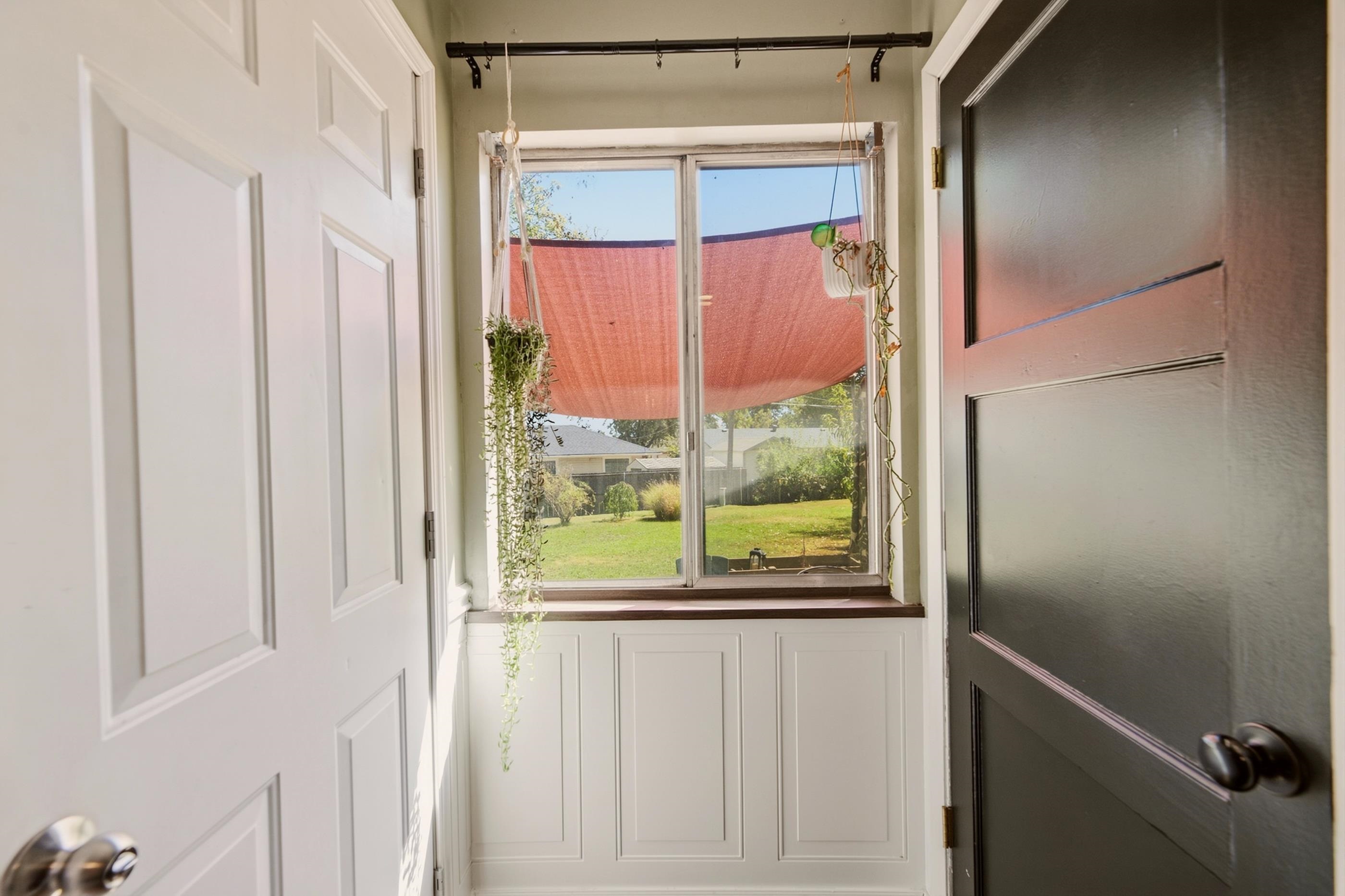 1306 N Scouller Property Photo 13