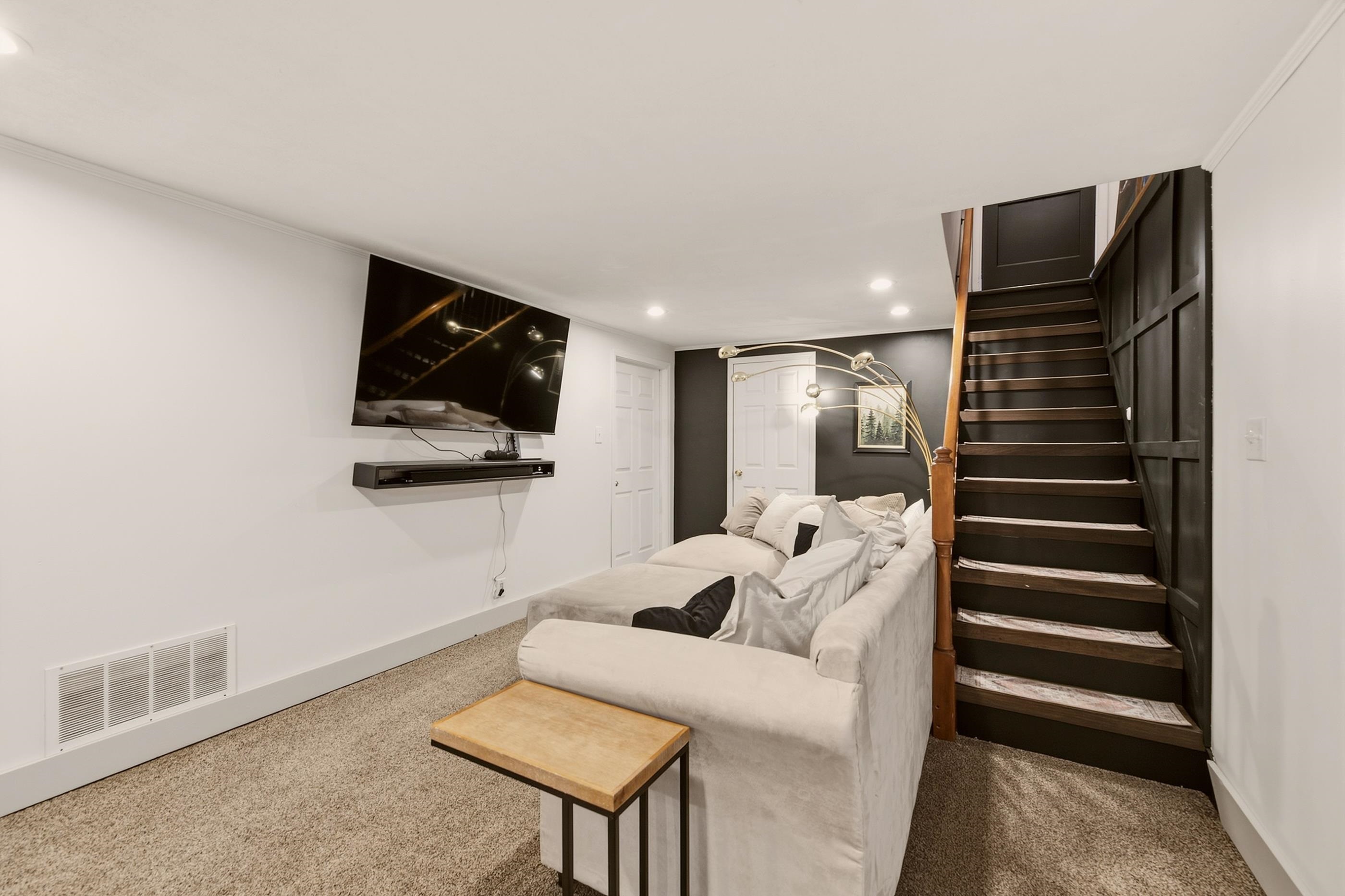 1306 N Scouller Property Photo 22