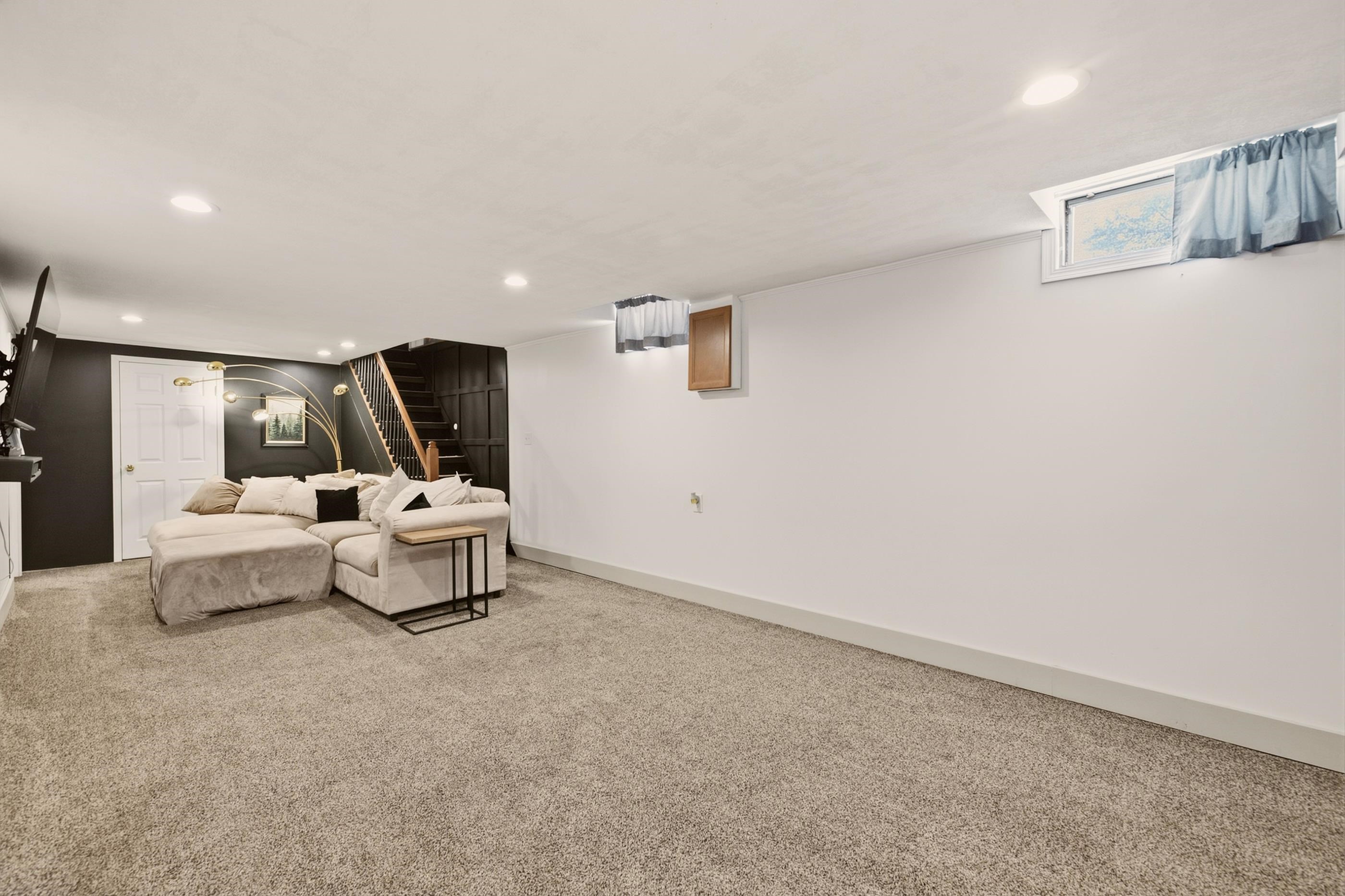1306 N Scouller Property Photo 25
