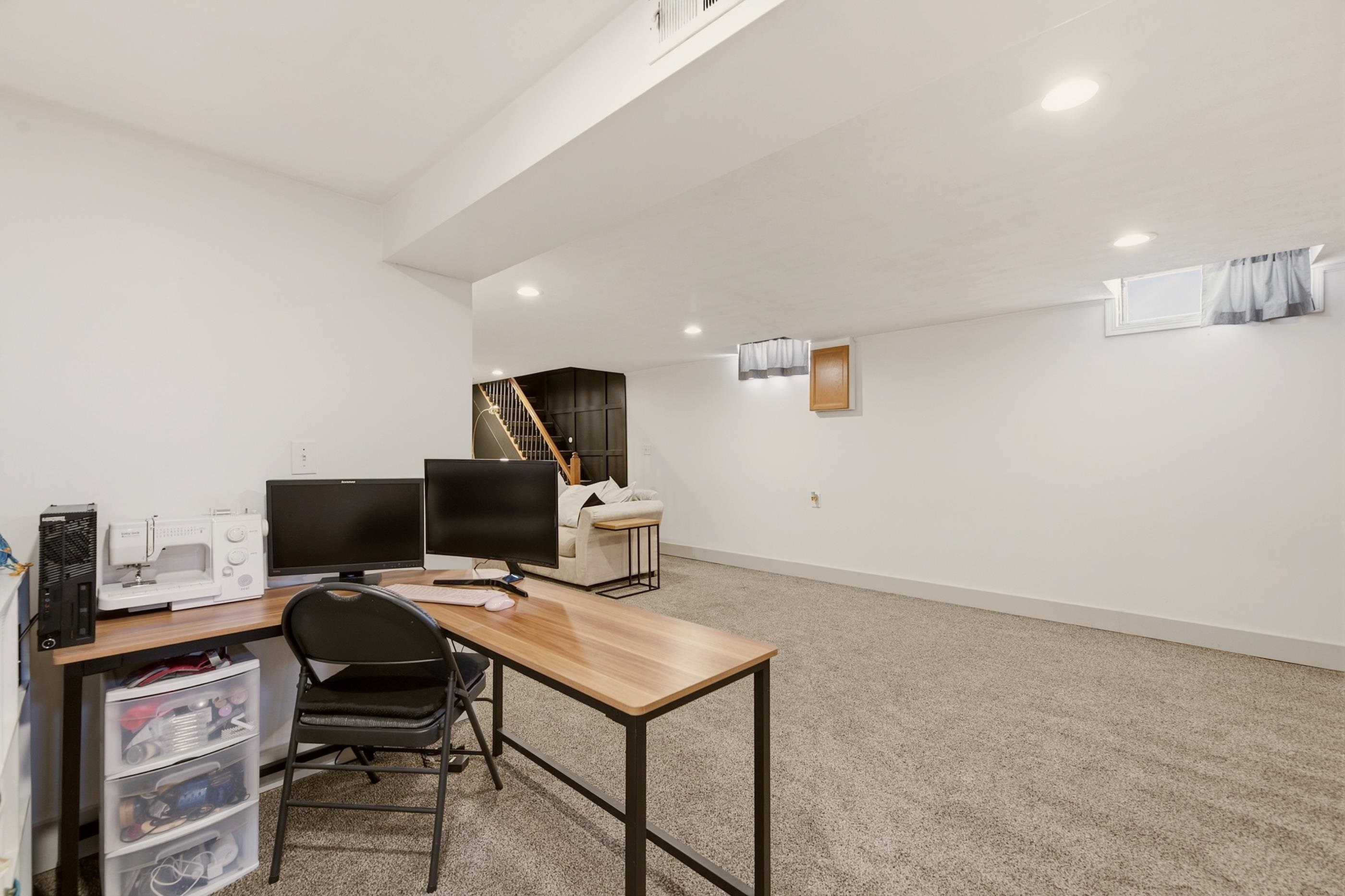 1306 N Scouller Property Photo 28