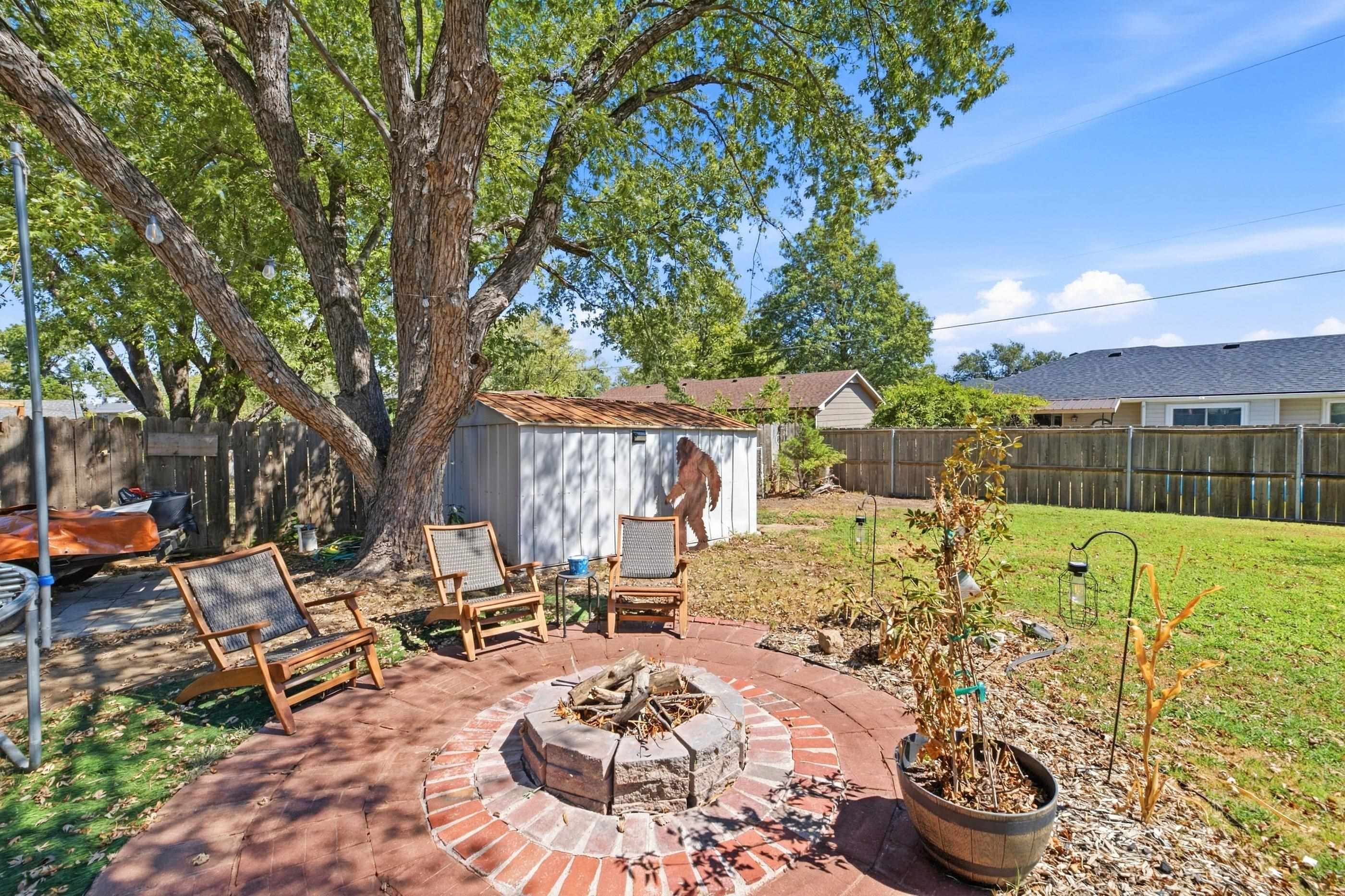 1306 N Scouller Property Photo 36