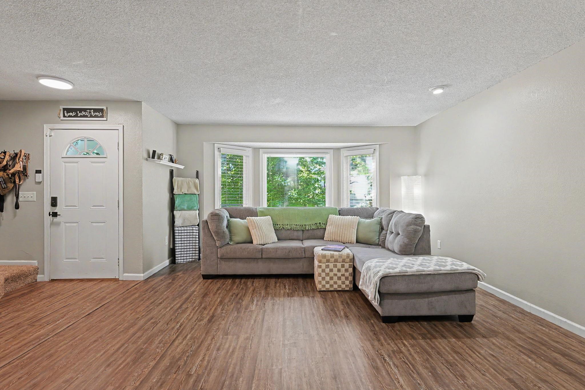 1708 E Evergreen Ct Property Photo 4