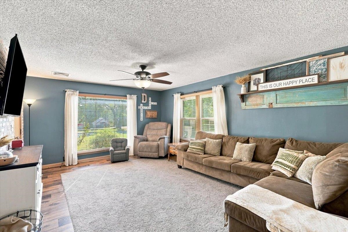 37 N Boyd St Property Photo 5