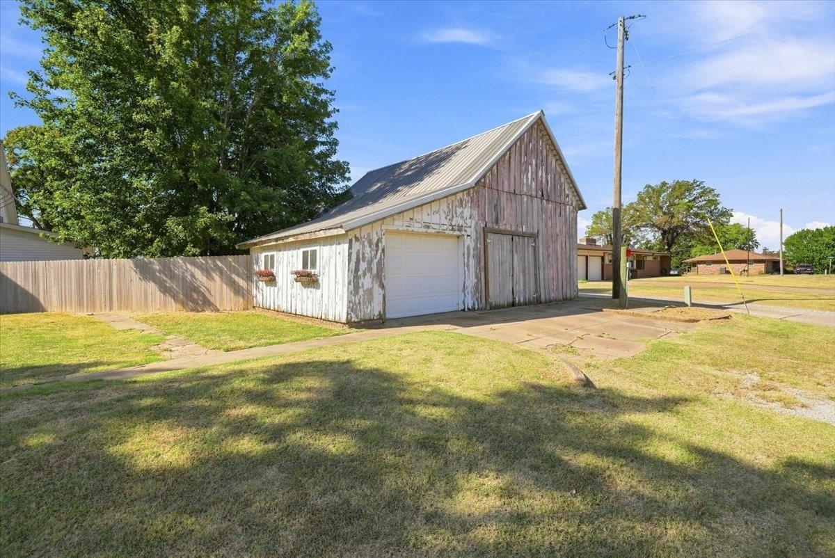 37 N Boyd St Property Photo 33