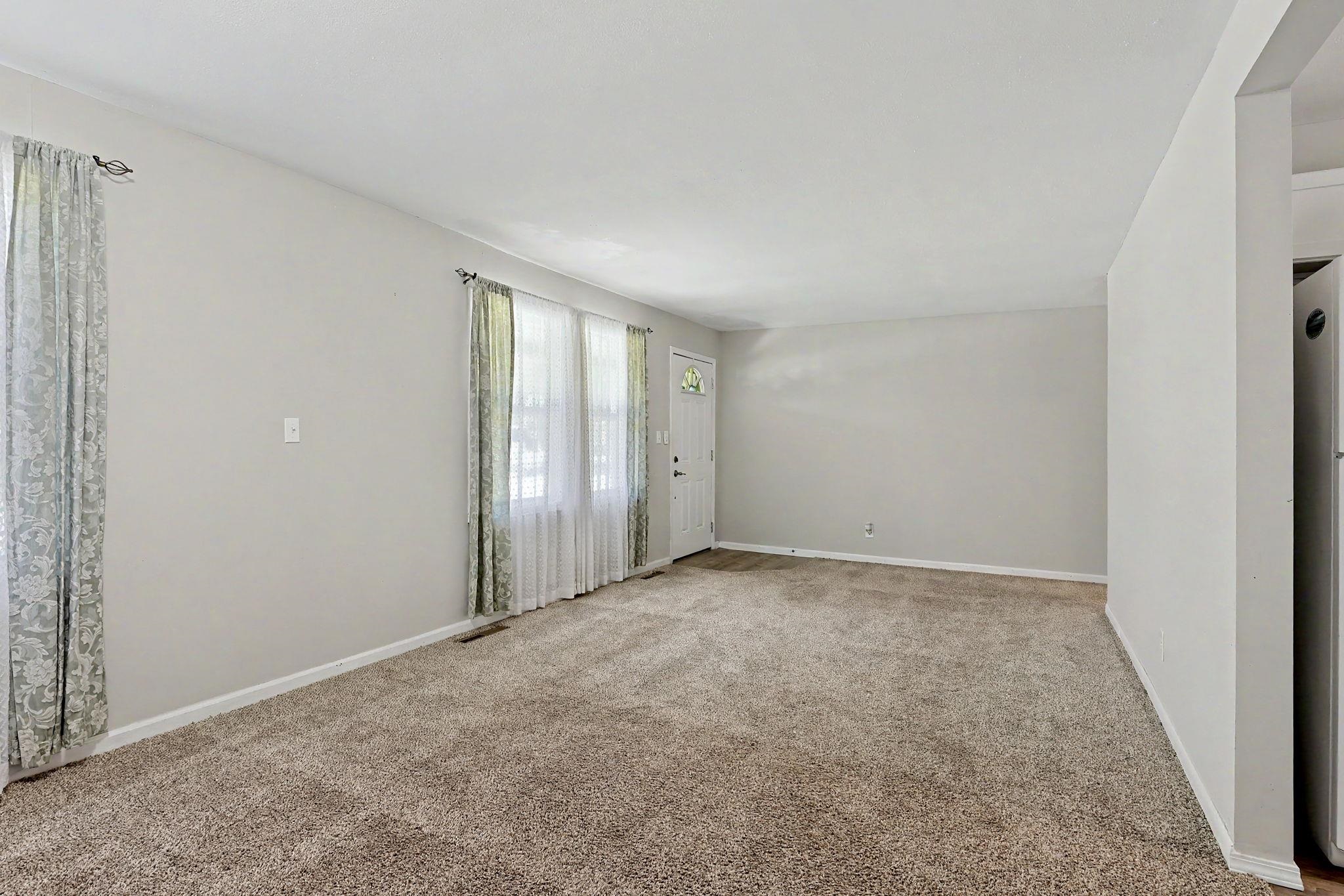 503 W Conyers Ave Property Photo 4