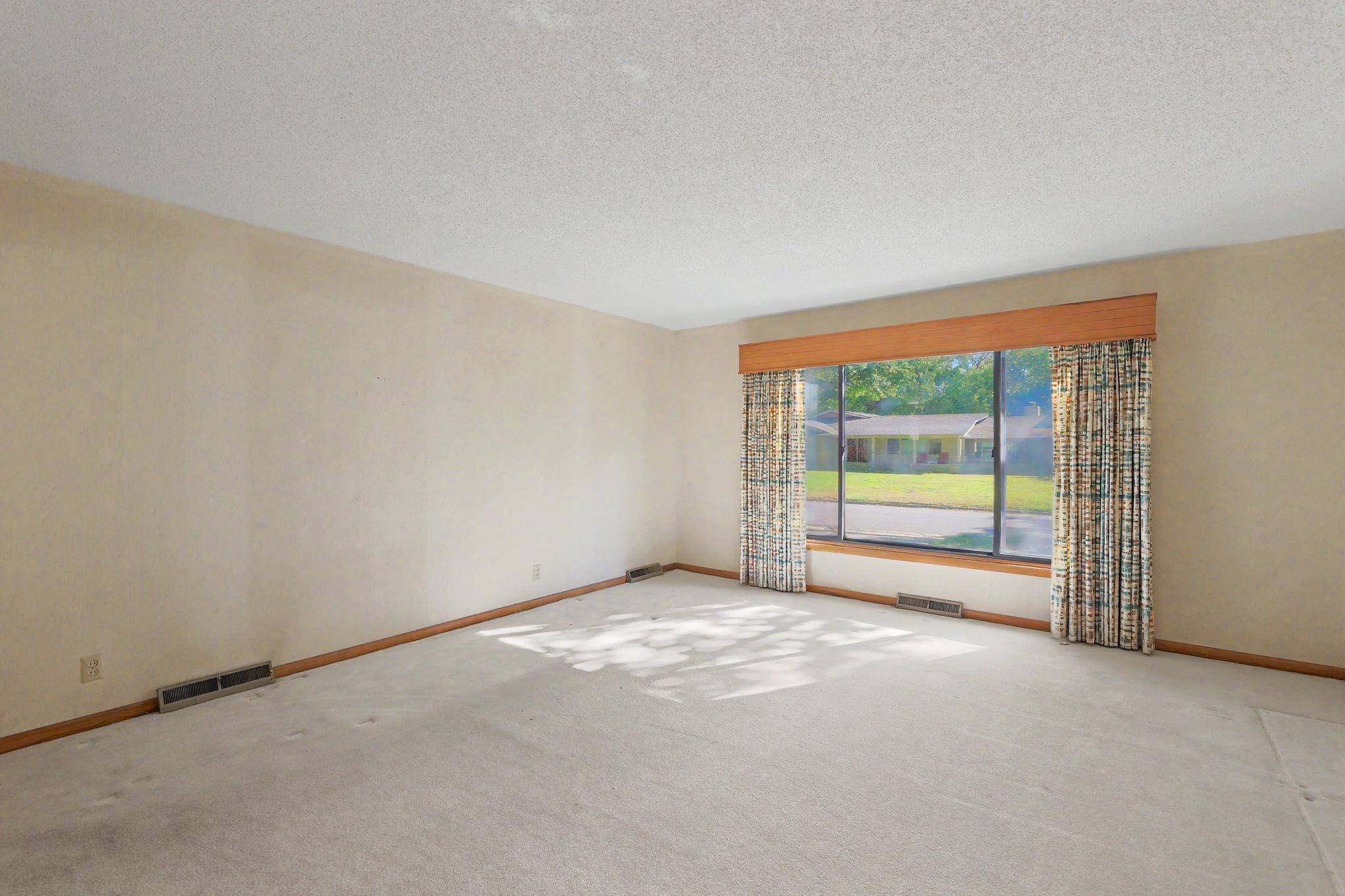 367 N Fairway Ave Property Photo 10