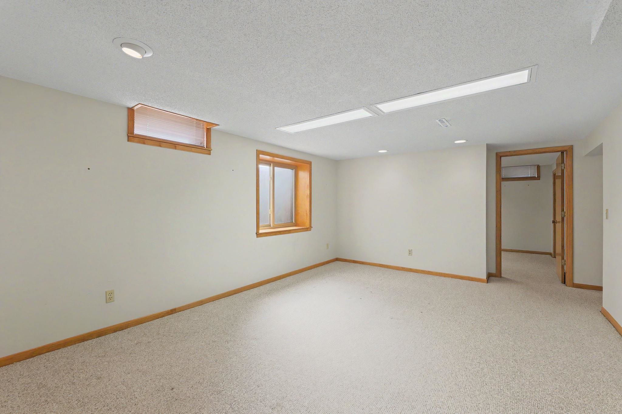 367 N Fairway Ave Property Photo 26