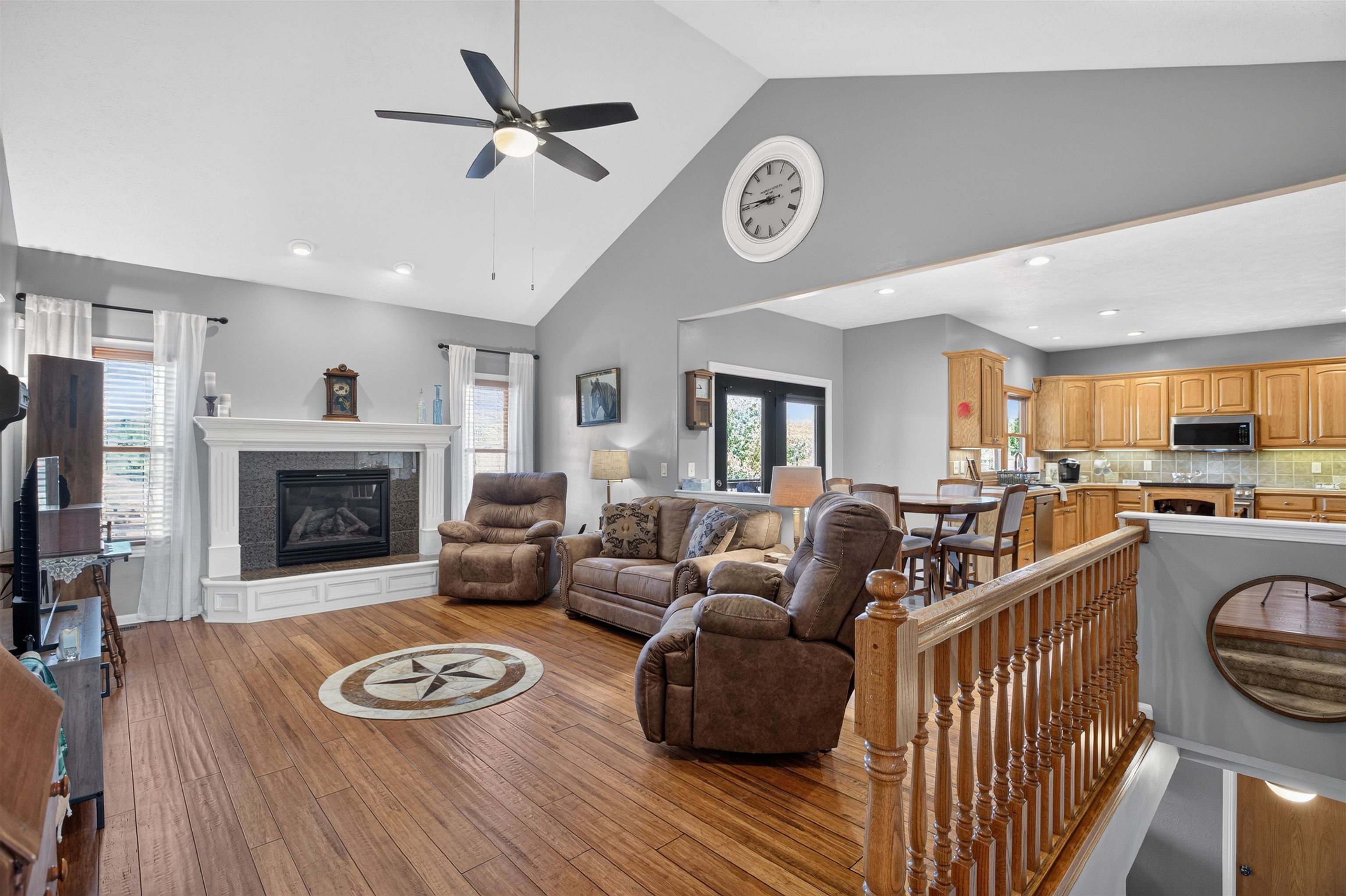 1601 E Fallbrook Property Photo 3