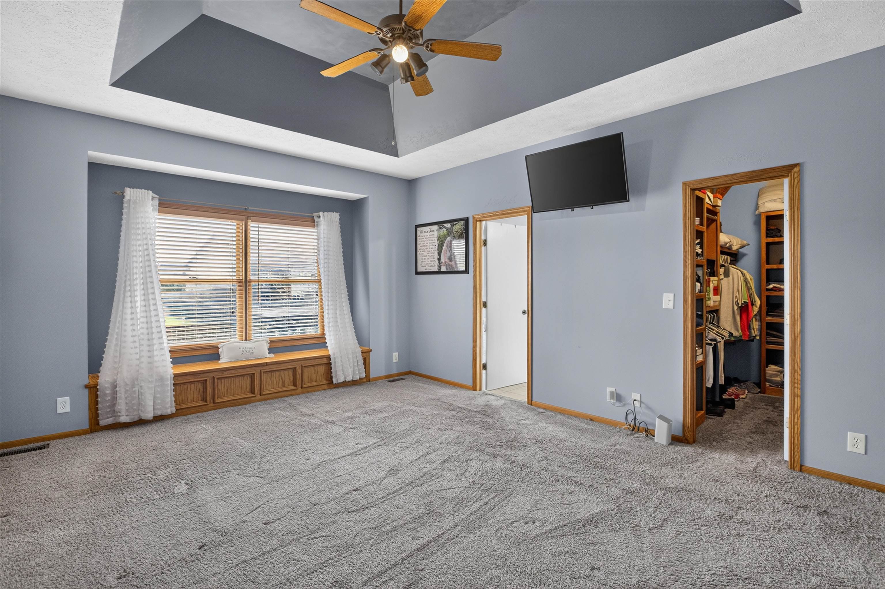 1601 E Fallbrook Property Photo 12