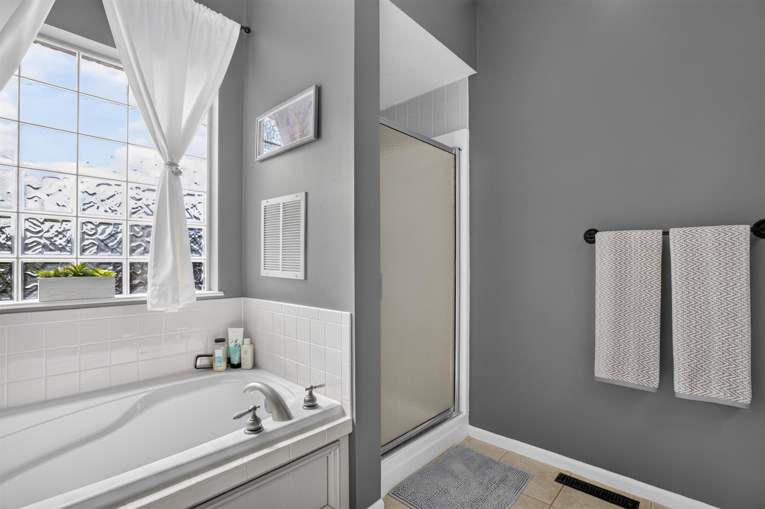 1601 E Fallbrook Property Photo 14