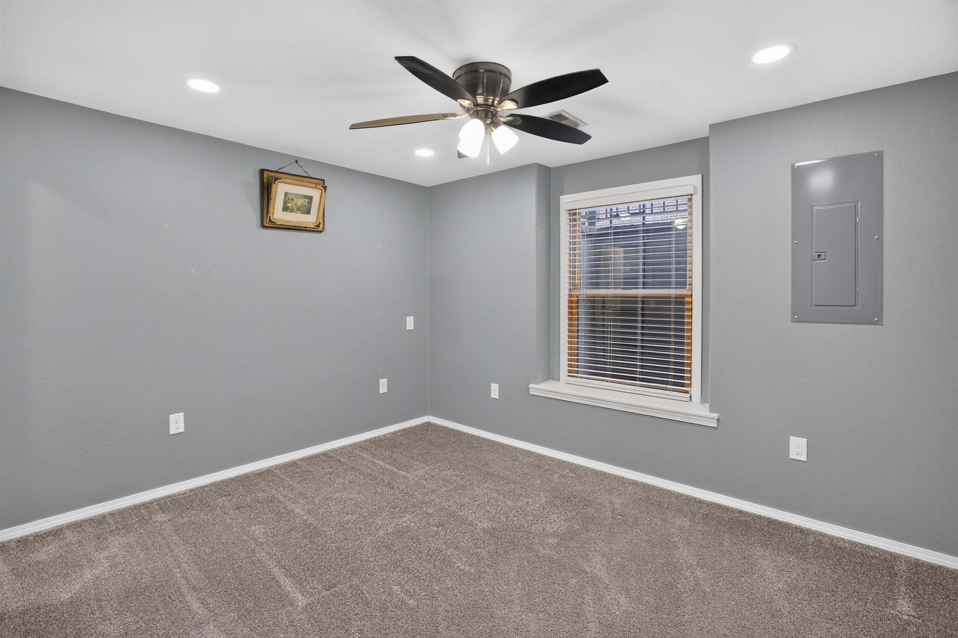 1601 E Fallbrook Property Photo 24