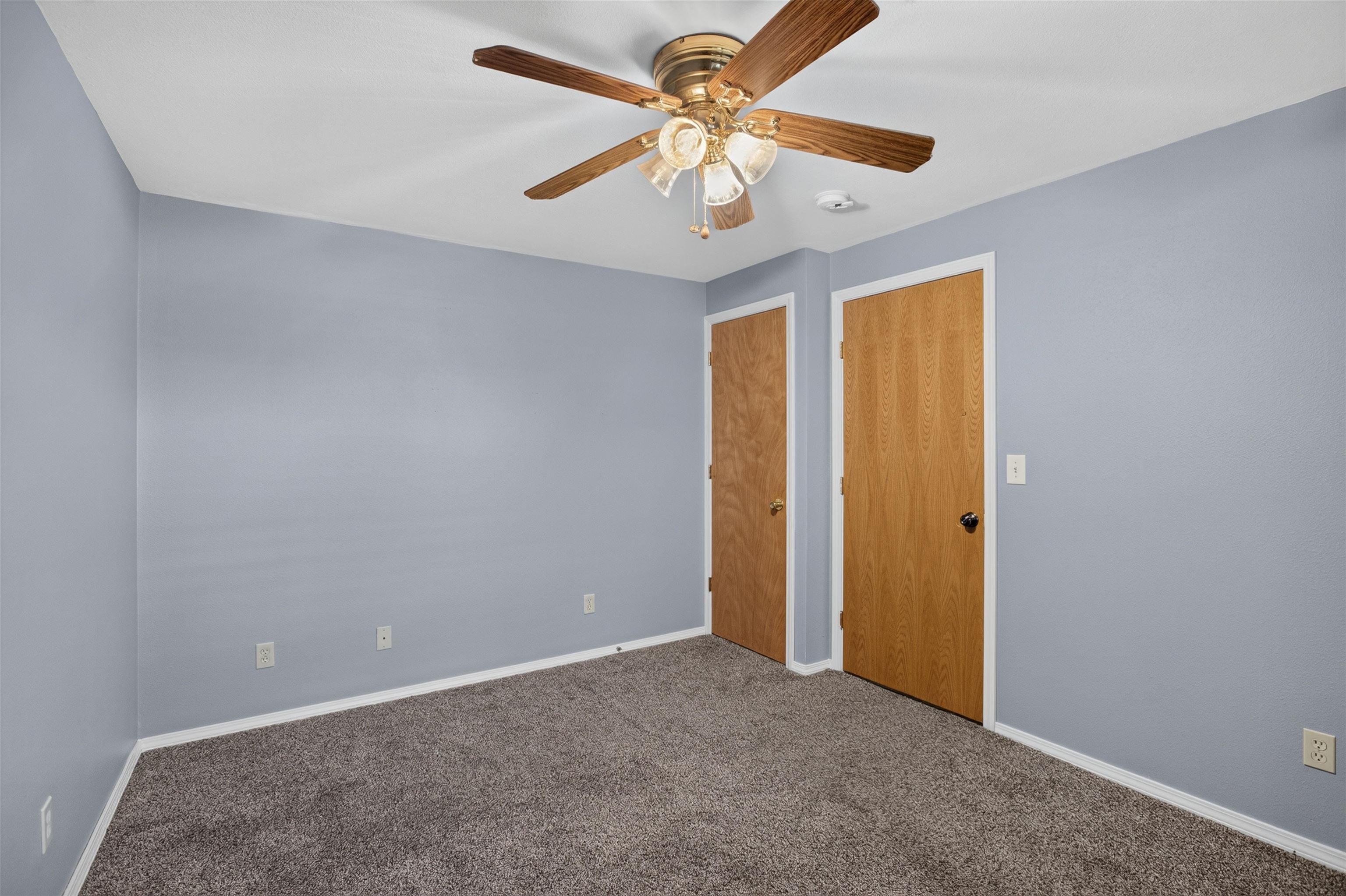 1601 E Fallbrook Property Photo 27