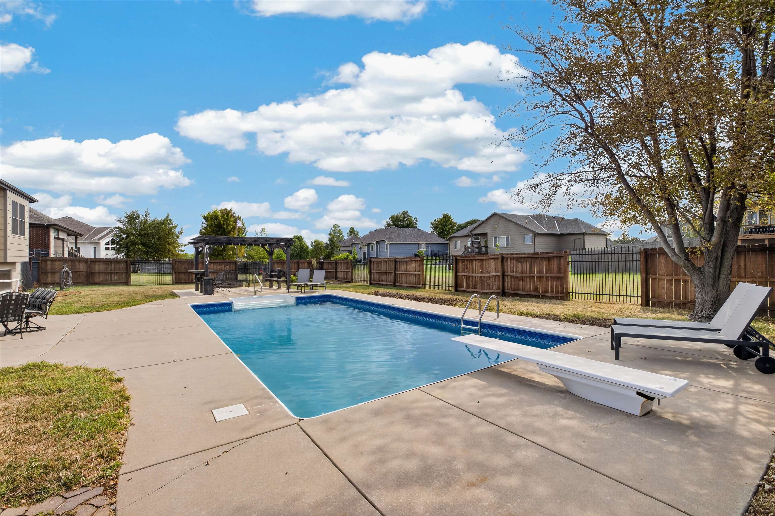 1601 E Fallbrook Property Photo 30