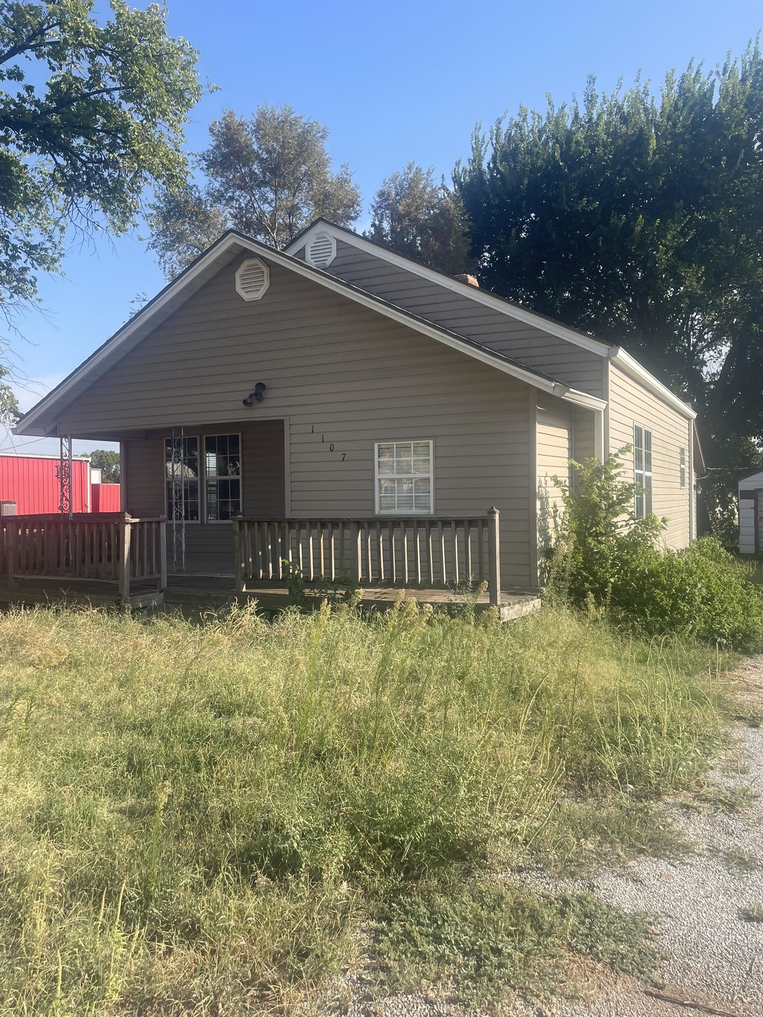 1107 Main Property Photo 1