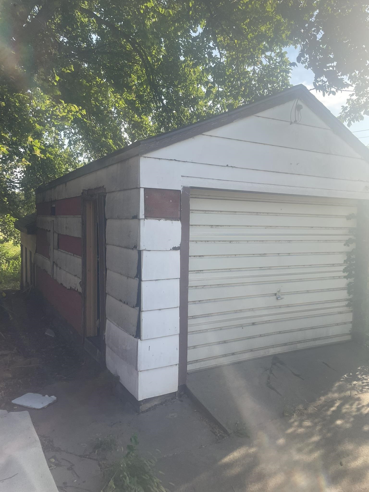 1107 Main Property Photo 3