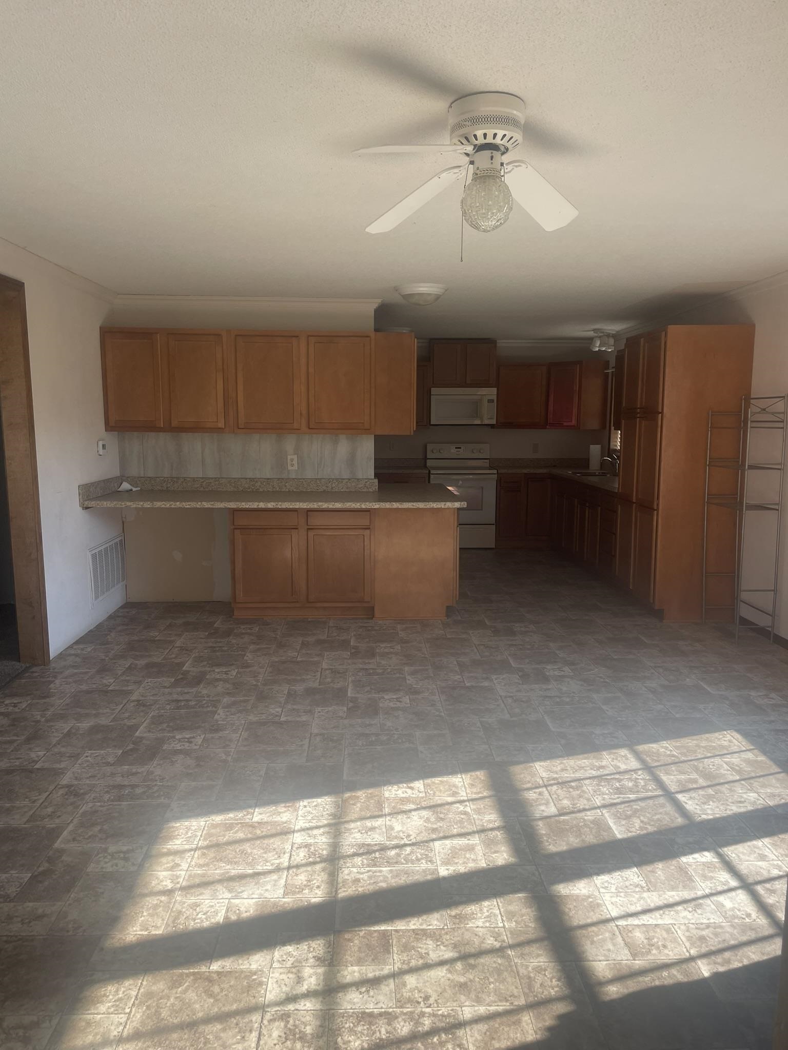 1107 Main Property Photo 6