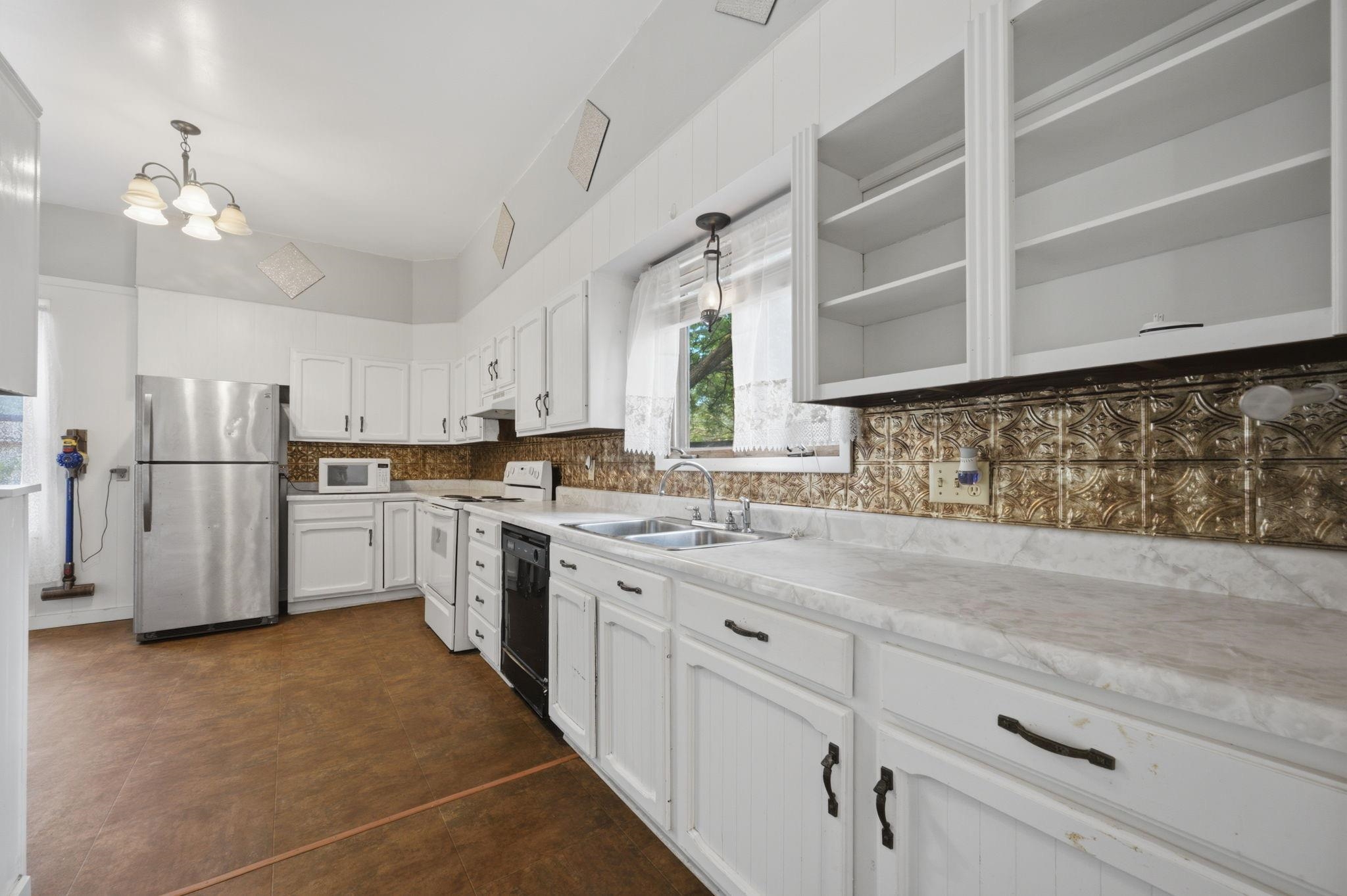 805 N C St Property Photo 4