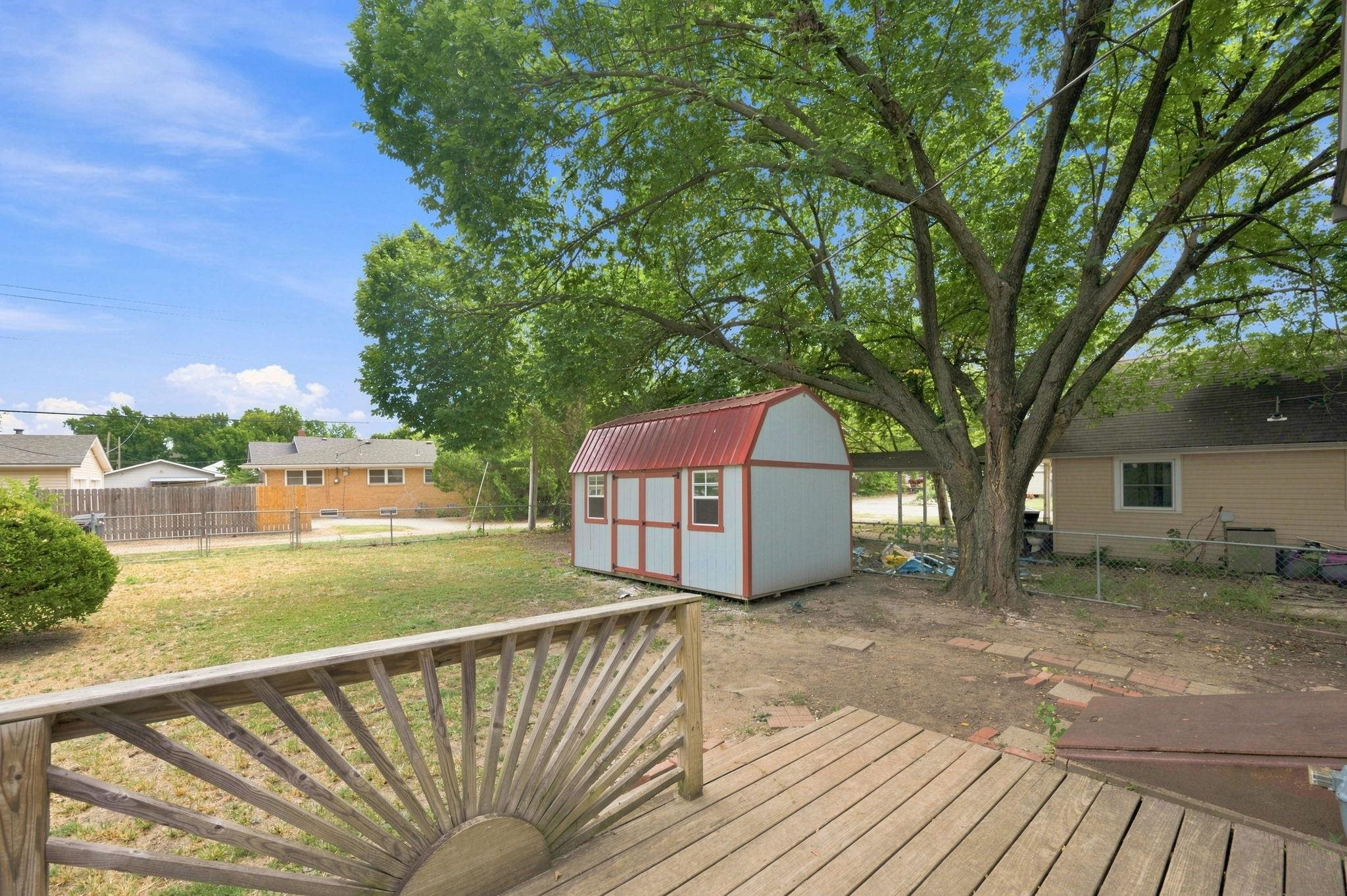 805 N C St Property Photo 9