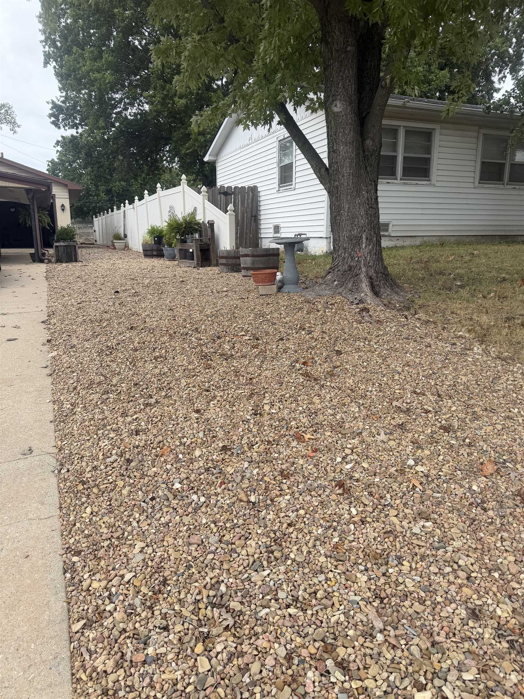 1404 W Towanda Property Photo 4