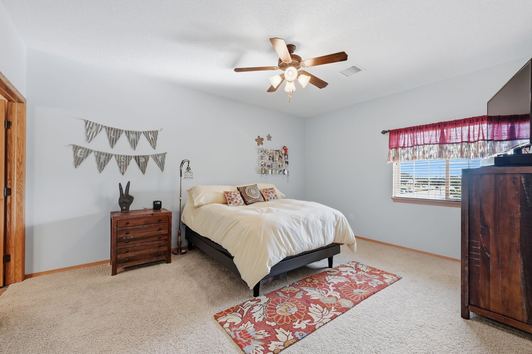 318 S Nineiron Property Photo 12