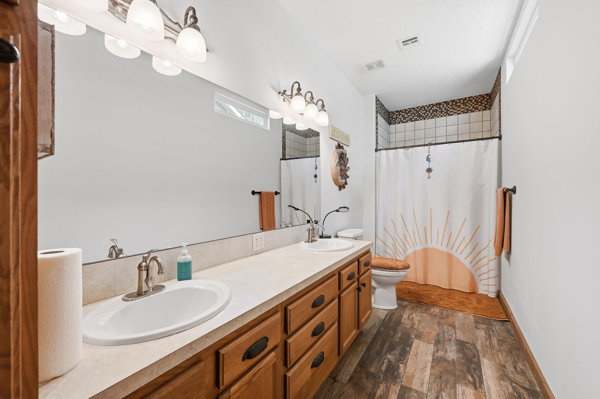 318 S Nineiron Property Photo 13