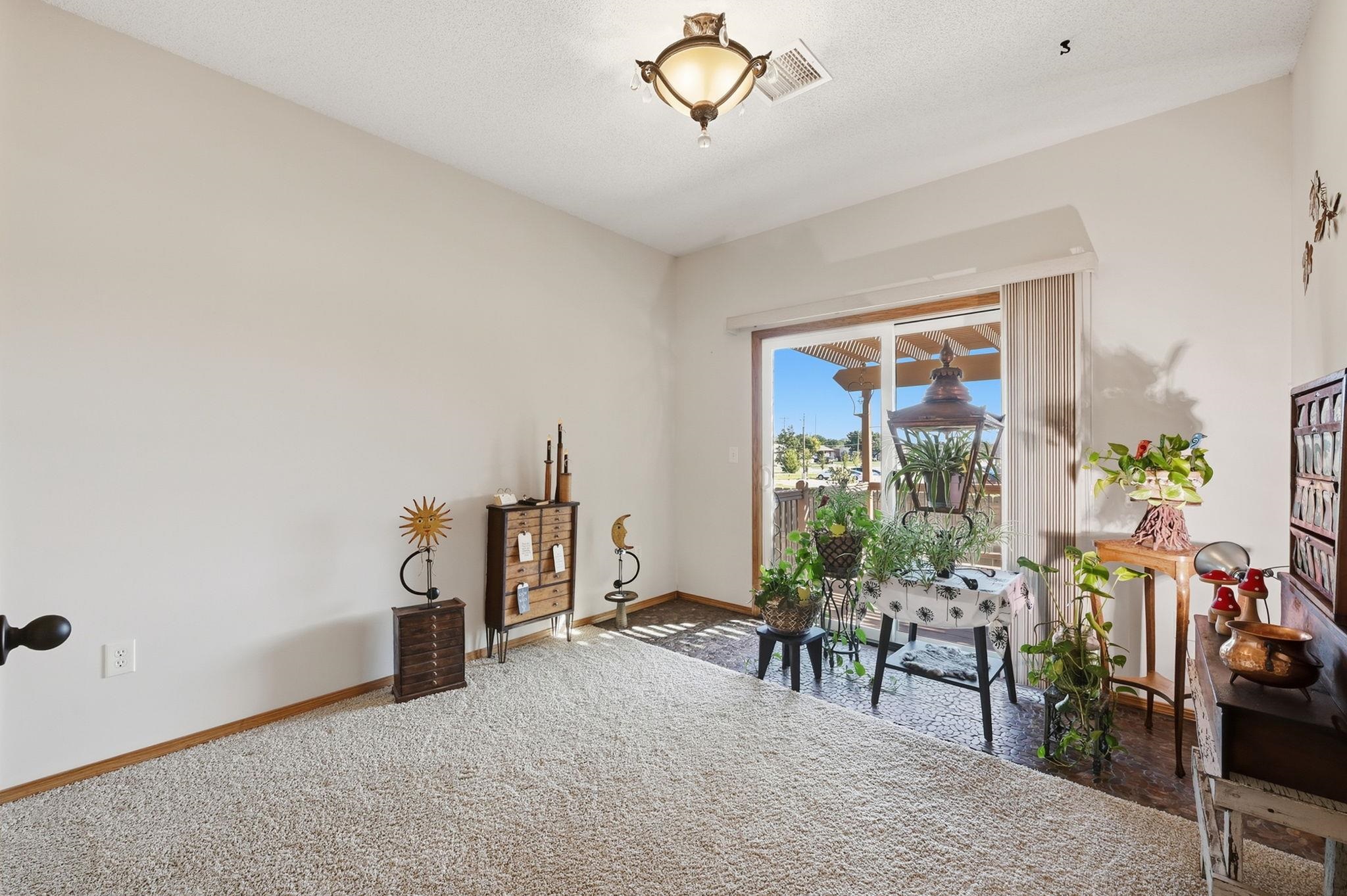 318 S Nineiron Property Photo 16