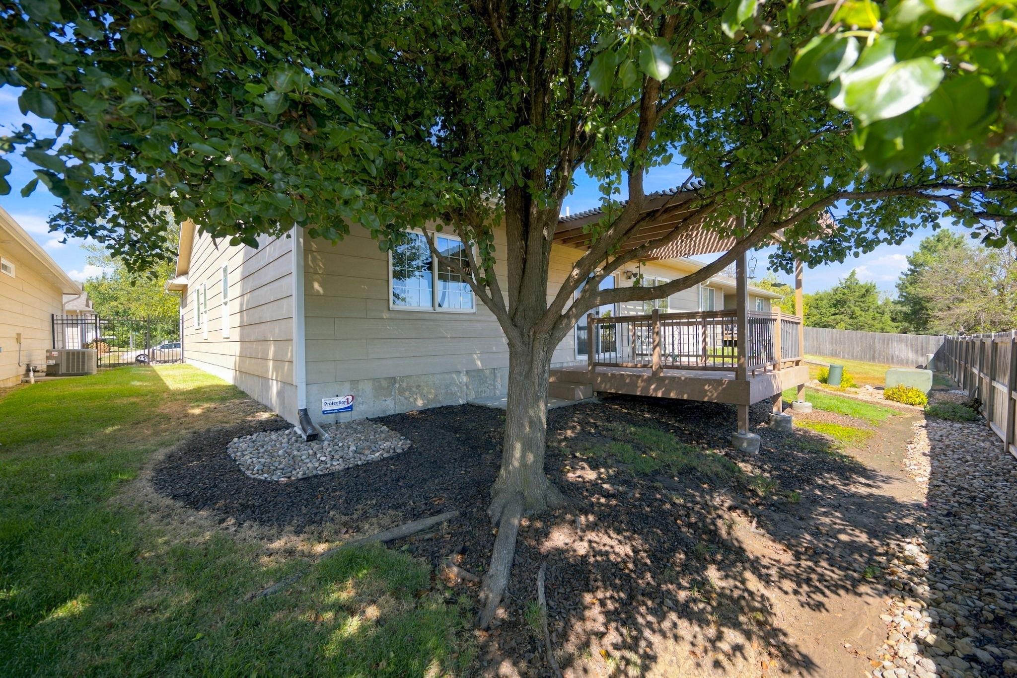 318 S Nineiron Property Photo 20