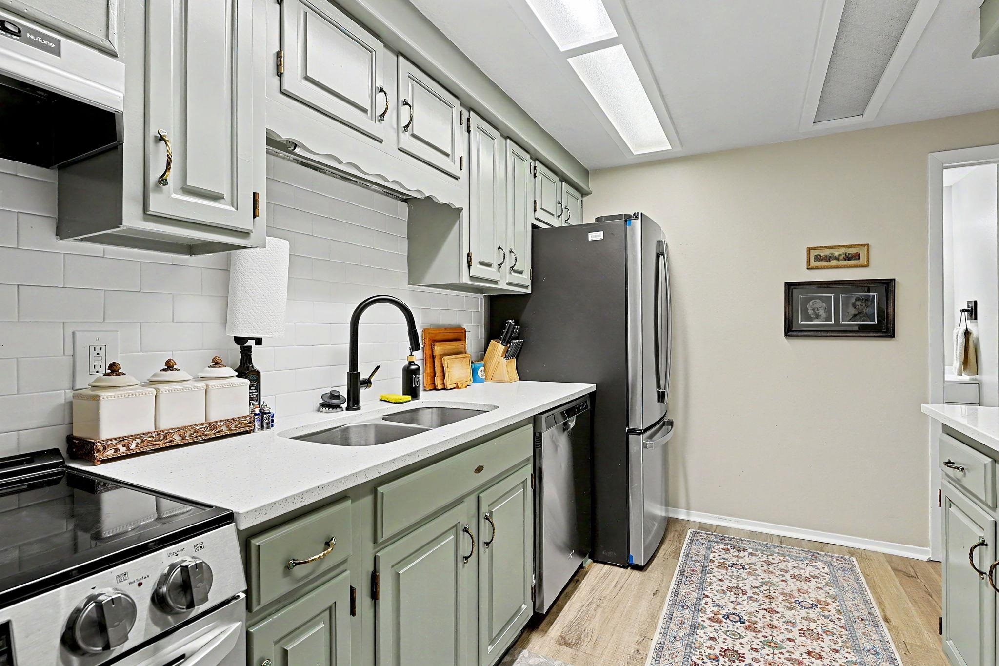 2421 S Yellowstone Unit 1804 Property Photo 20