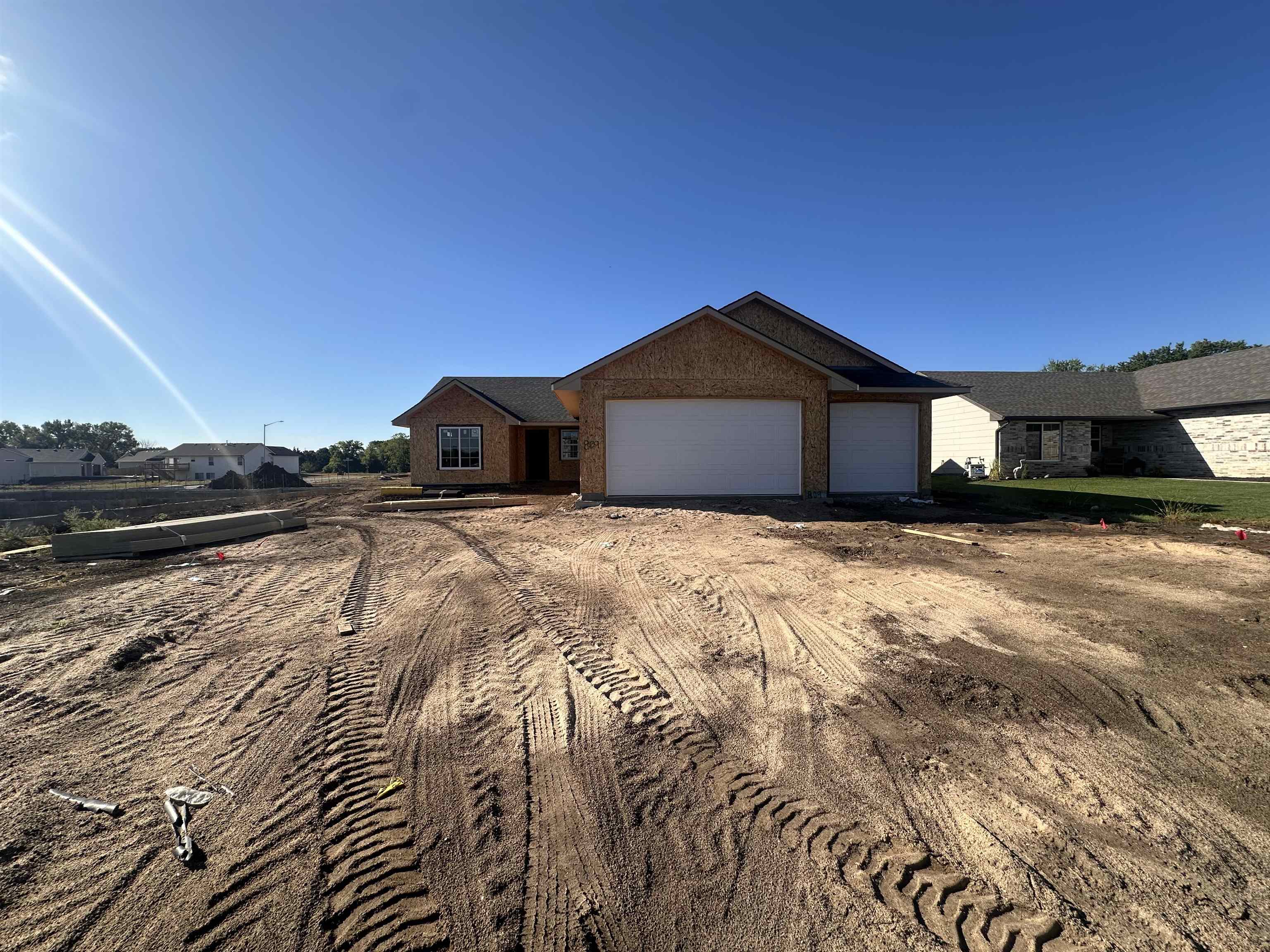 809 W Songbird Property Photo 1