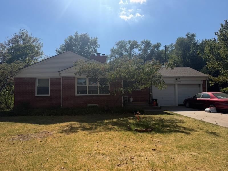 5605 E Rockwood Rd Property Photo 3