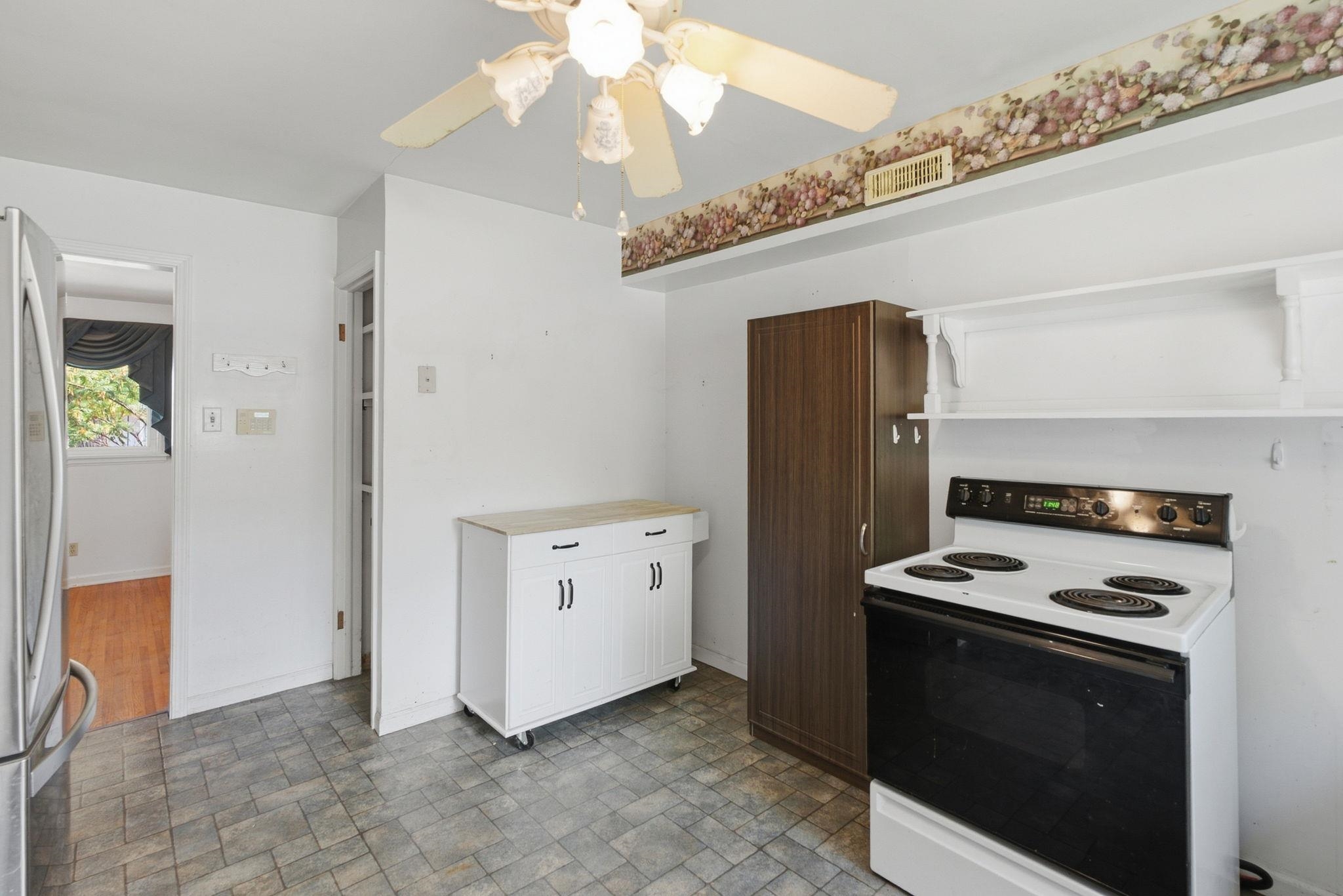 5605 E Rockwood Rd Property Photo 13