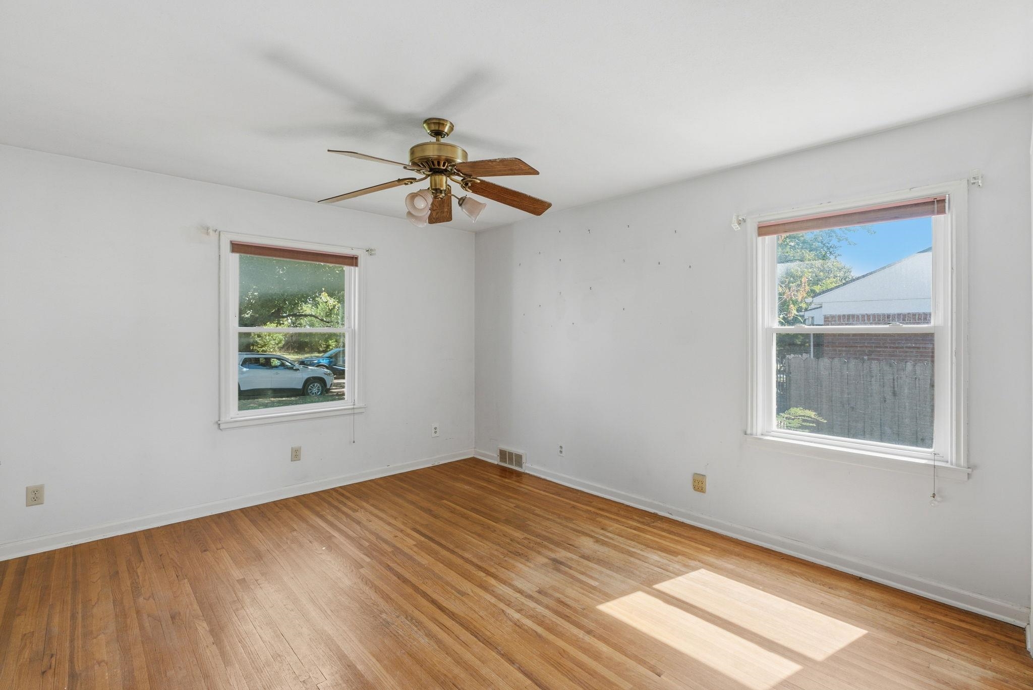 5605 E Rockwood Rd Property Photo 14