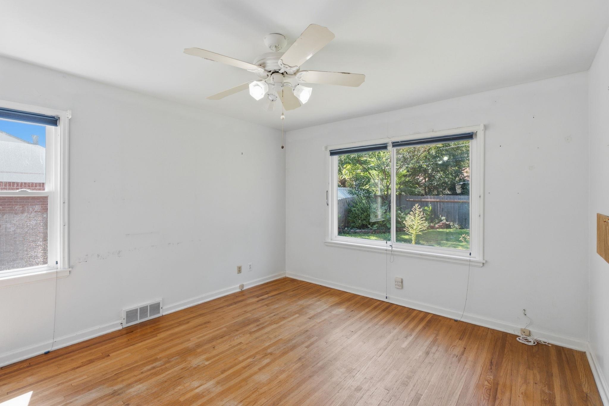 5605 E Rockwood Rd Property Photo 15