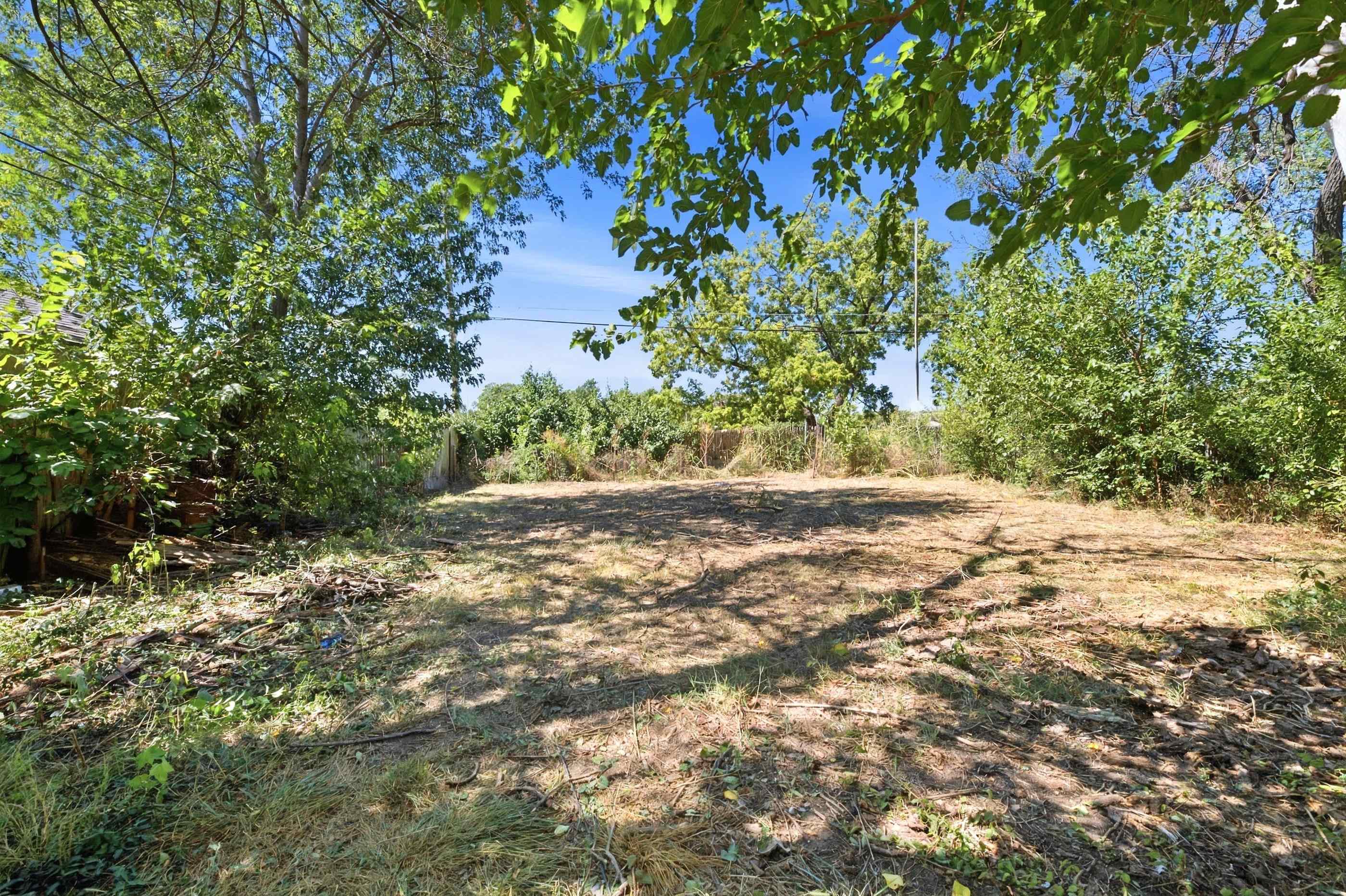 2027 S Madison Ave Property Photo 8