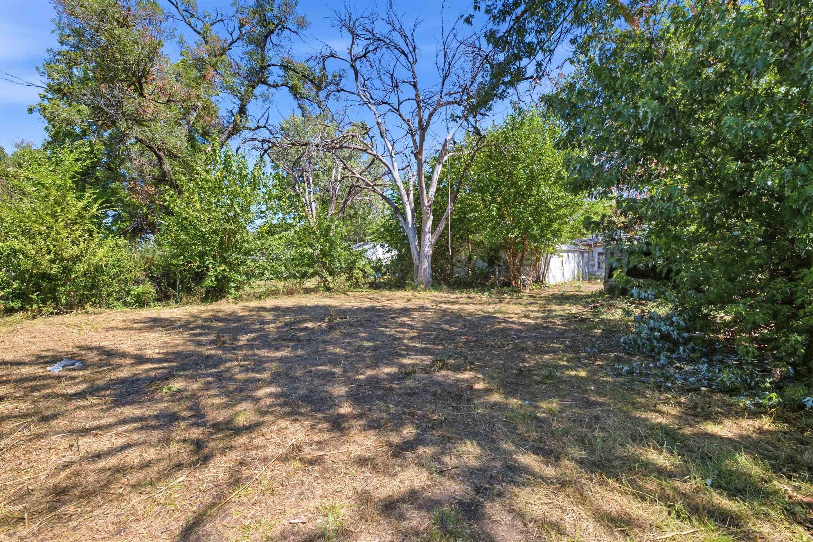 2027 S Madison Ave Property Photo 9