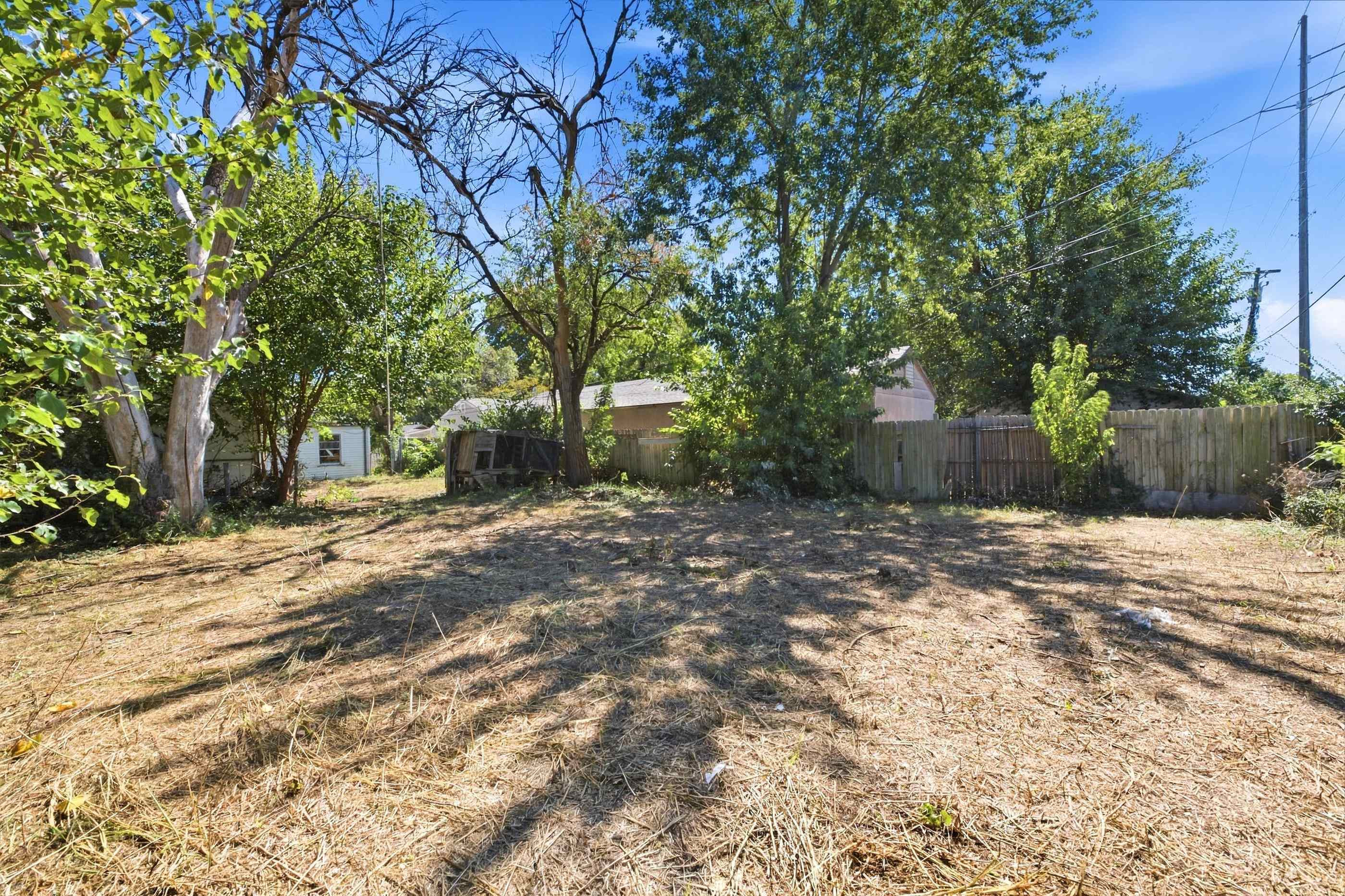 2027 S Madison Ave Property Photo 11