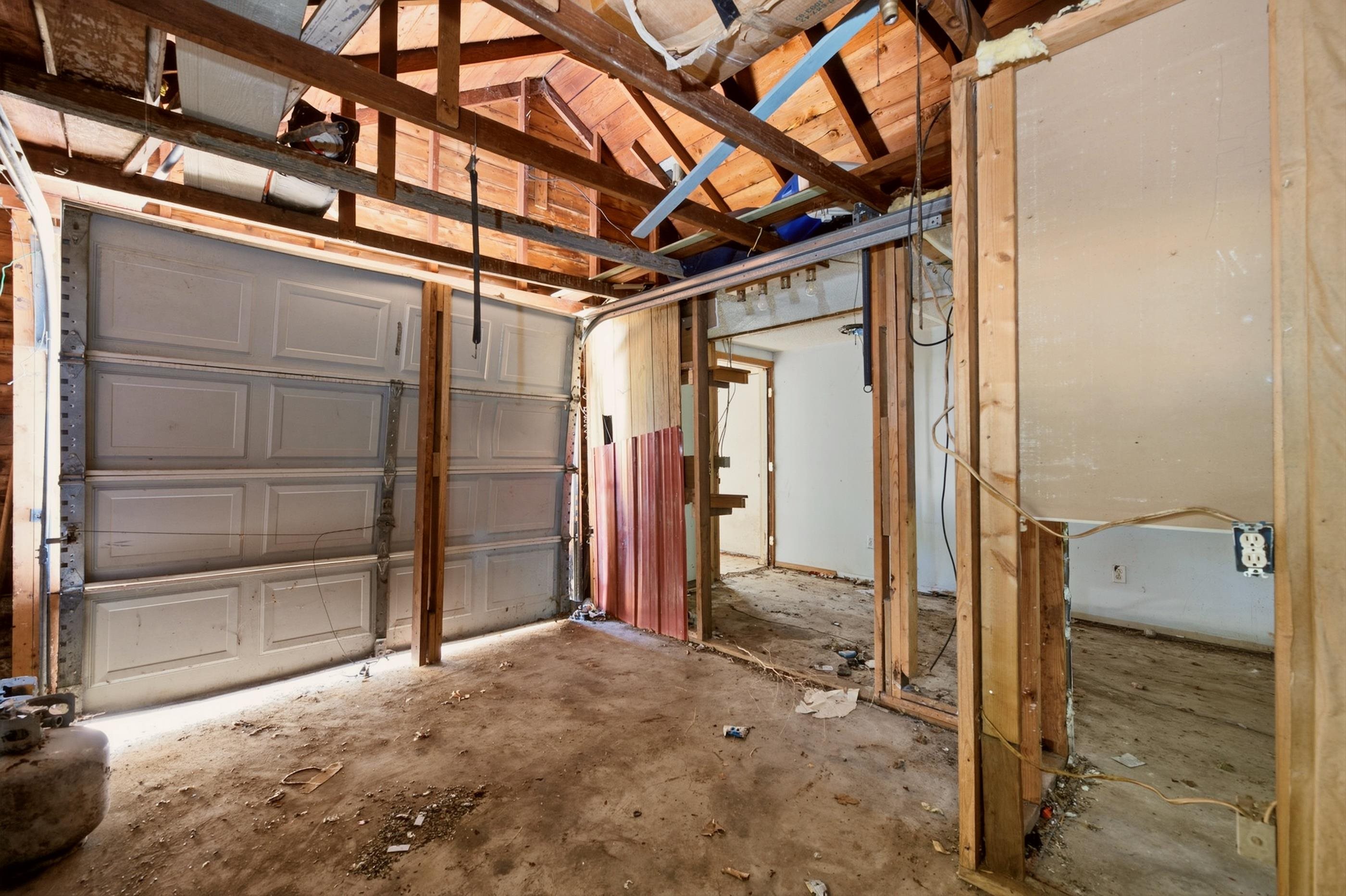 2027 S Madison Ave Property Photo 32