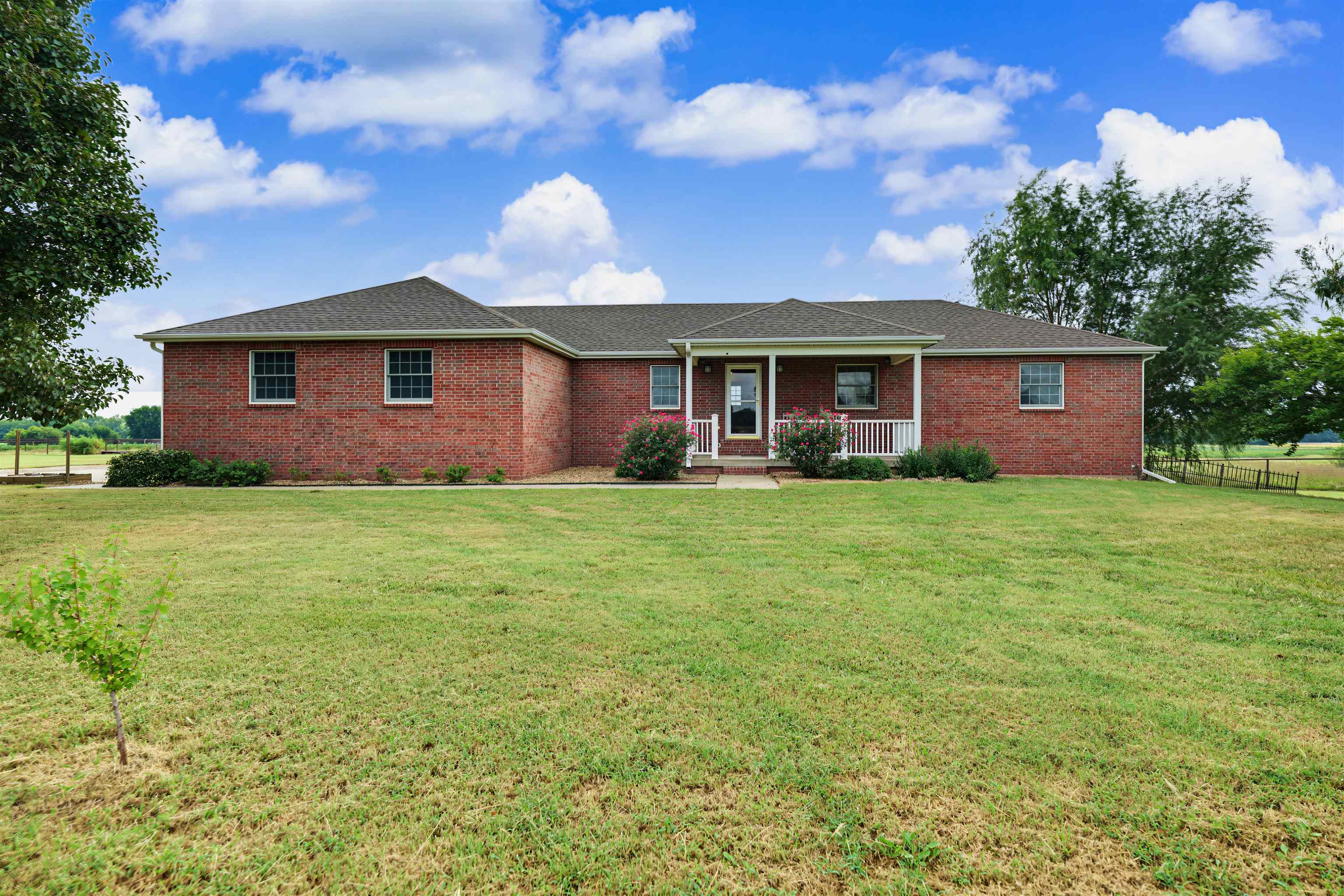 2418 Flag Rd Property Photo 4