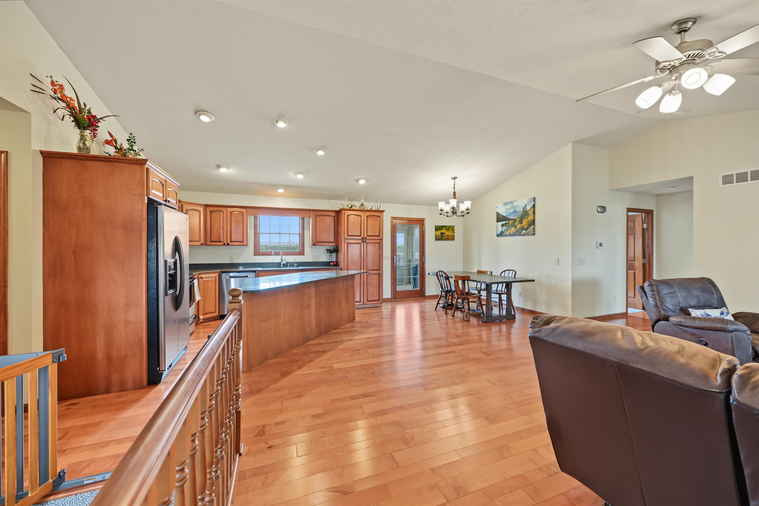 2418 Flag Rd Property Photo 5