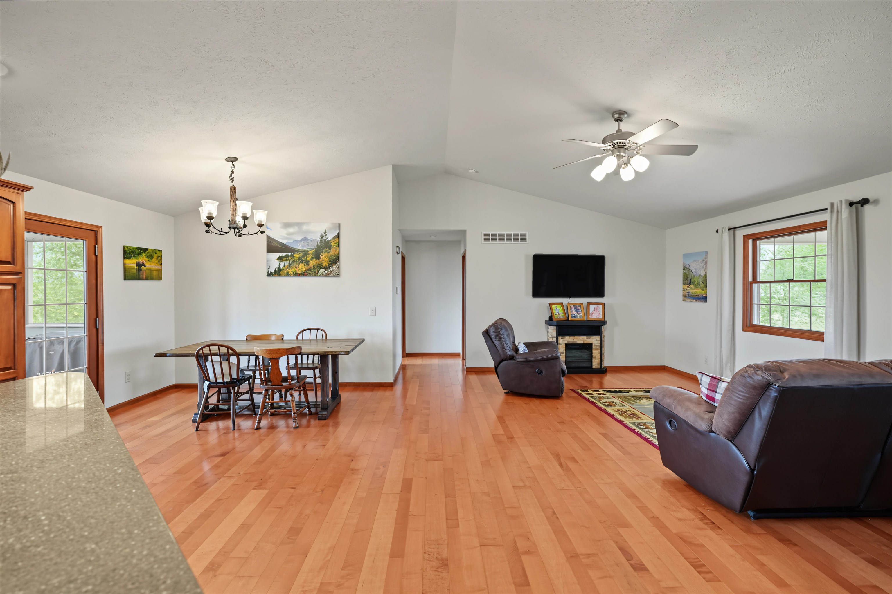 2418 Flag Rd Property Photo 11